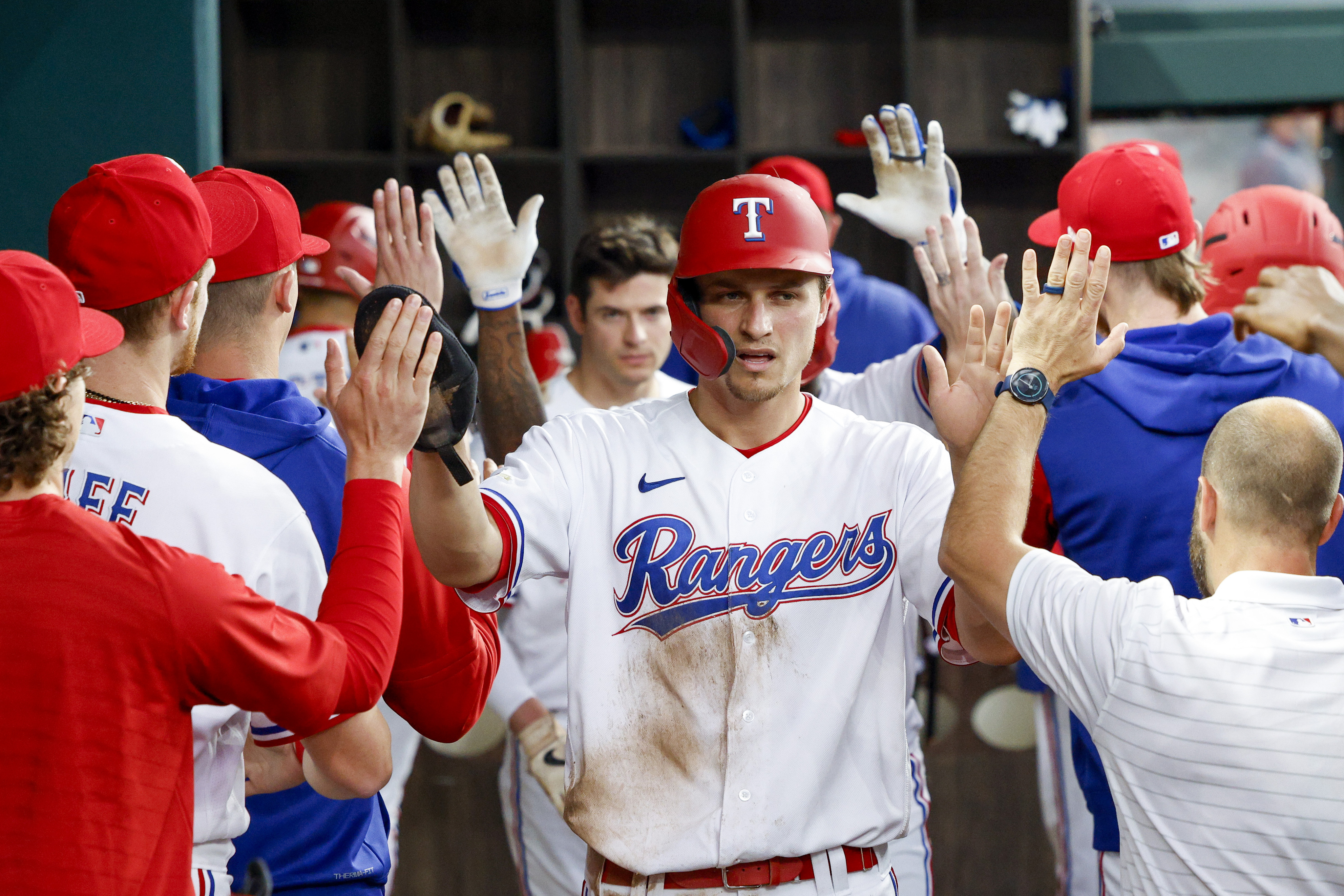 Seager: Calmer offseason with Rangers already making 'world of difference