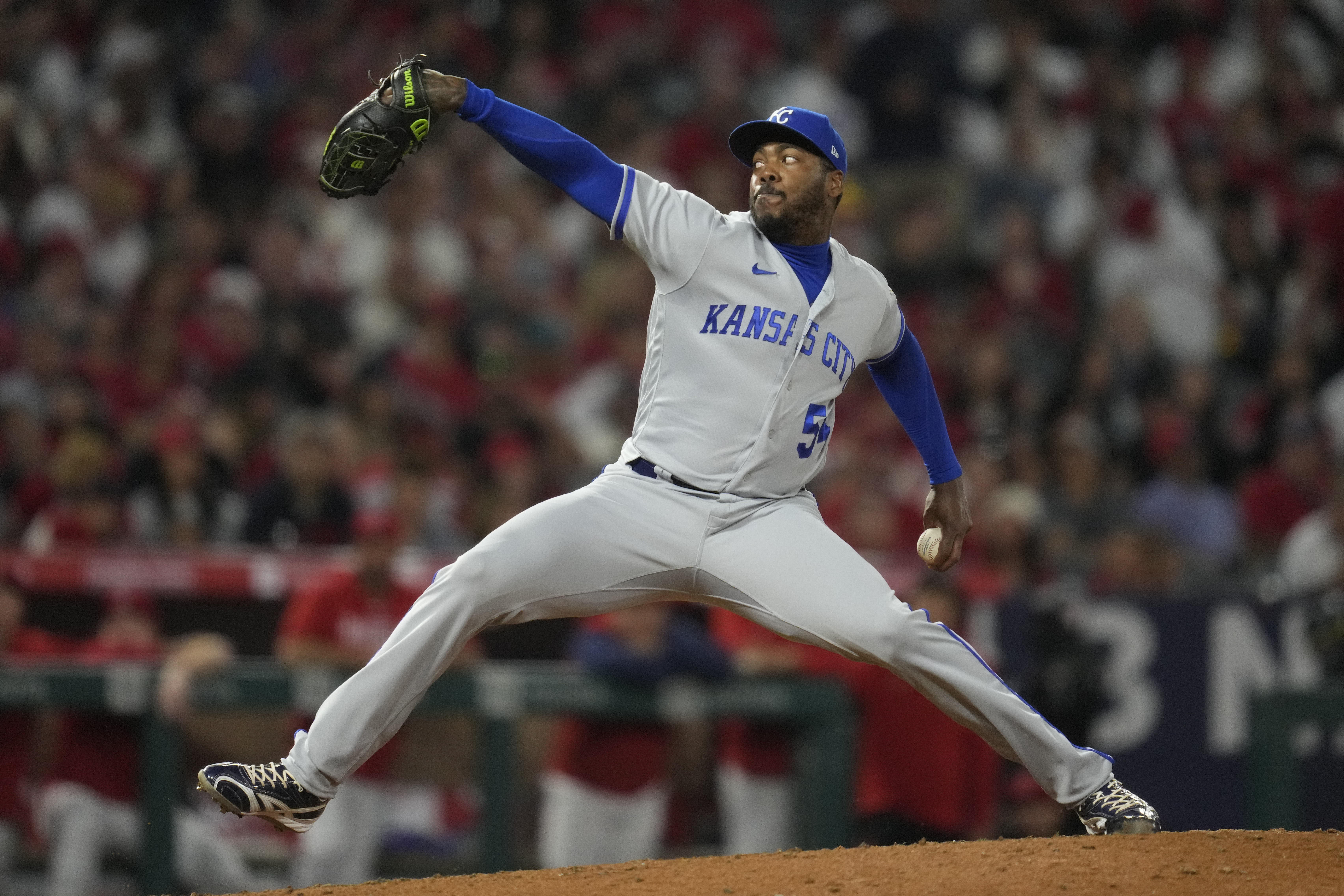 Royals officially sign Aroldis Chapman to one-year deal - Royals Review