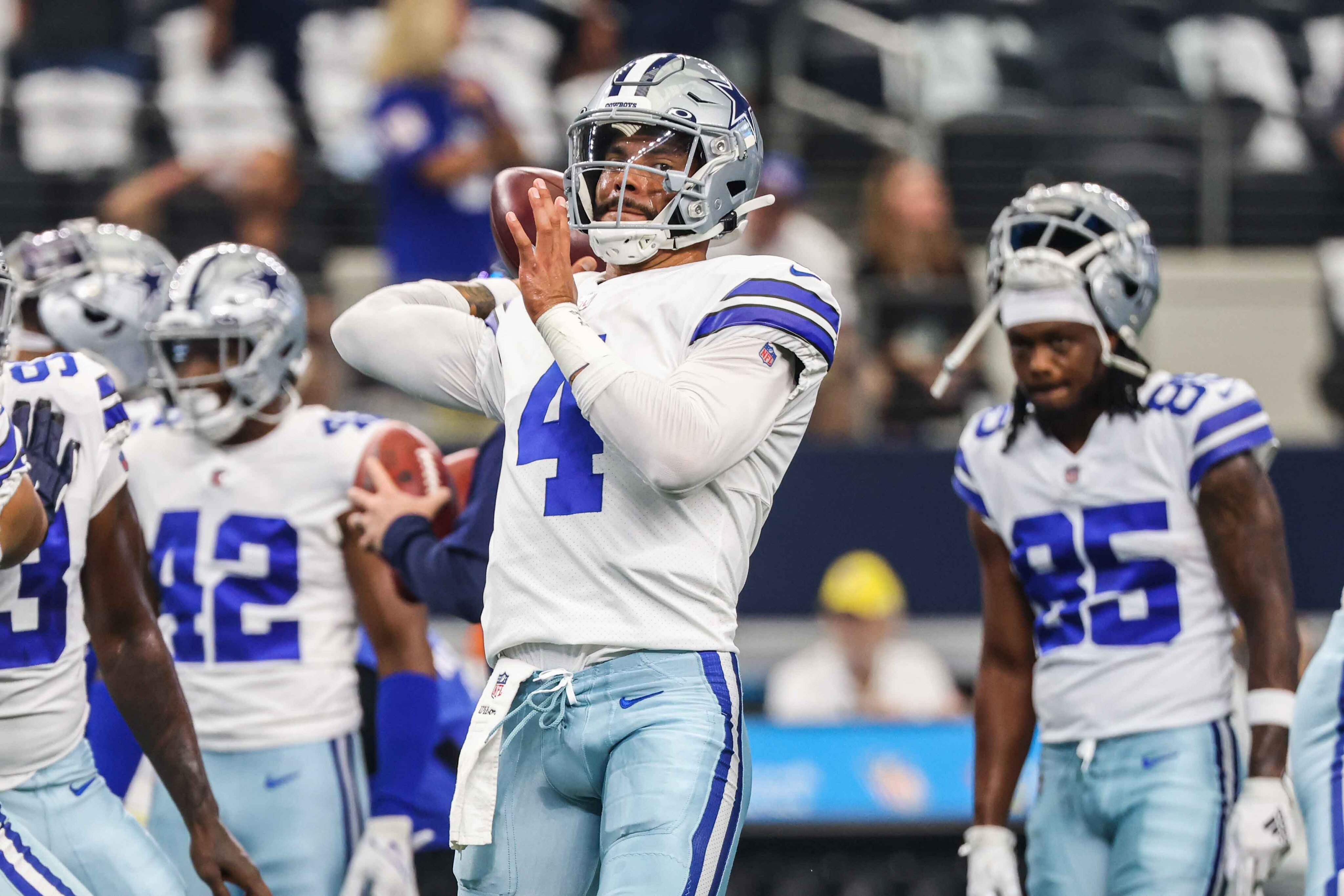 Dak Prescott throws football in 'MNF' warmups, hopes to be ready