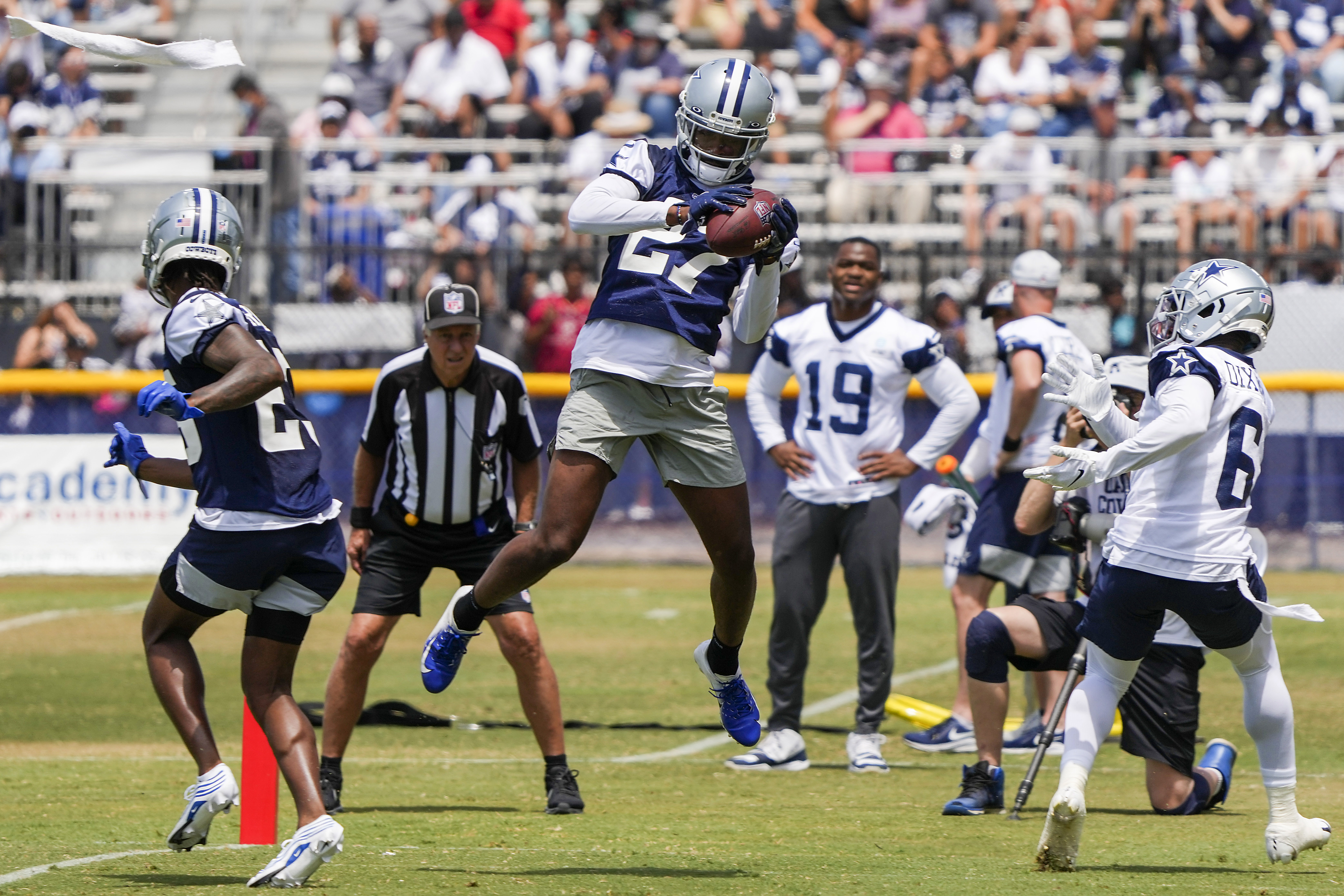 Where do the Dallas Cowboys practice for training camp?