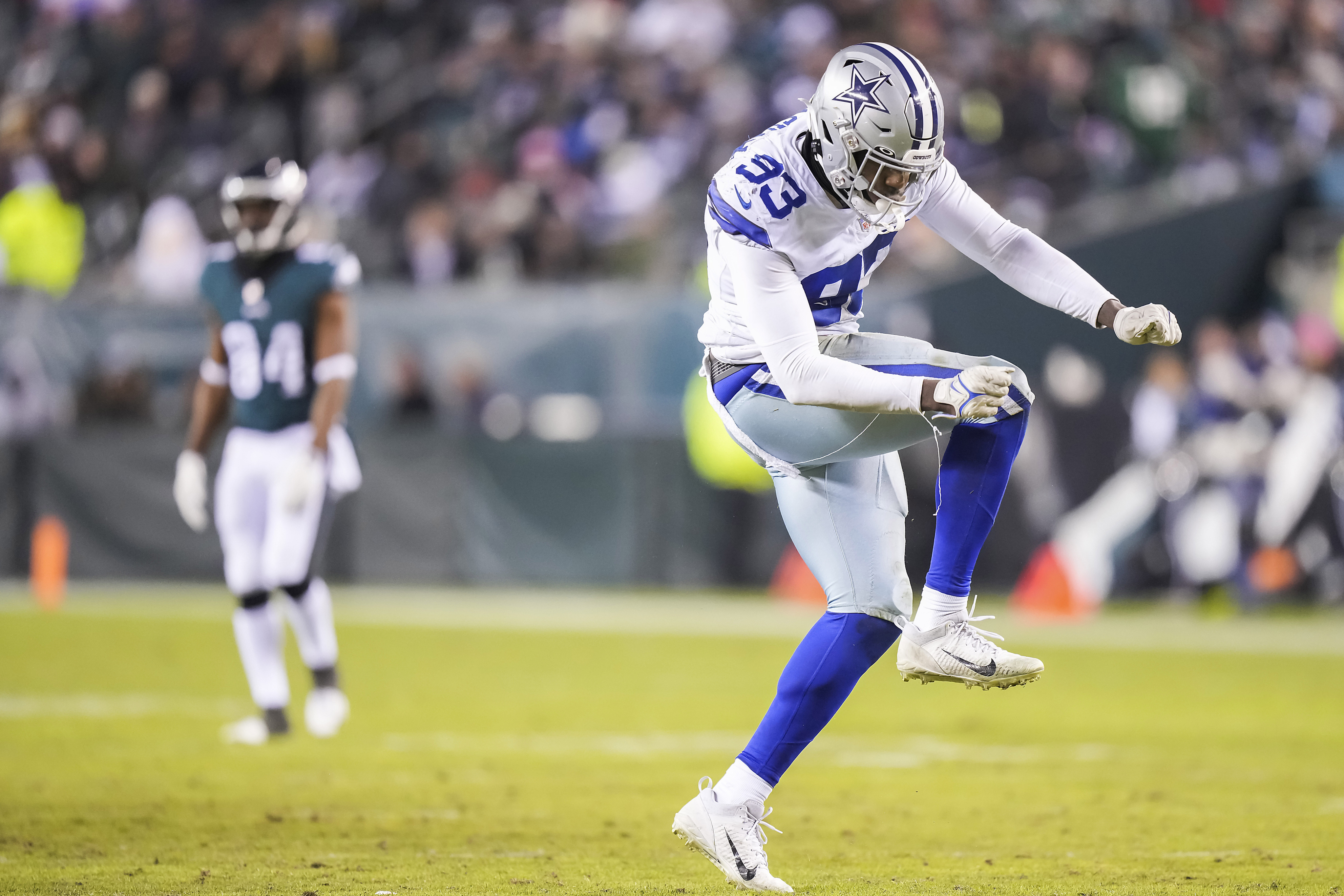 WR Lamb looks like leading man as playoffs loom for Cowboys