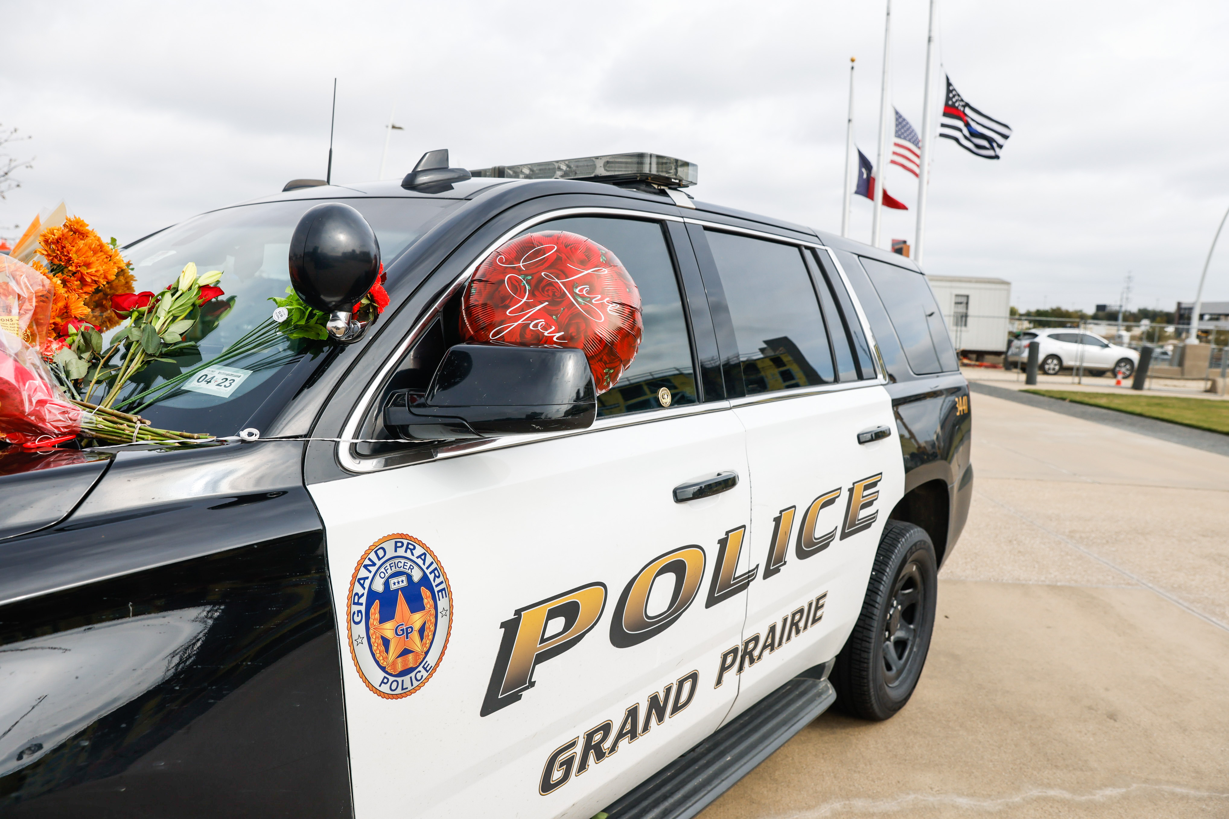 Grand Prairie officer killed while chasing car with fake paper tags, police  say