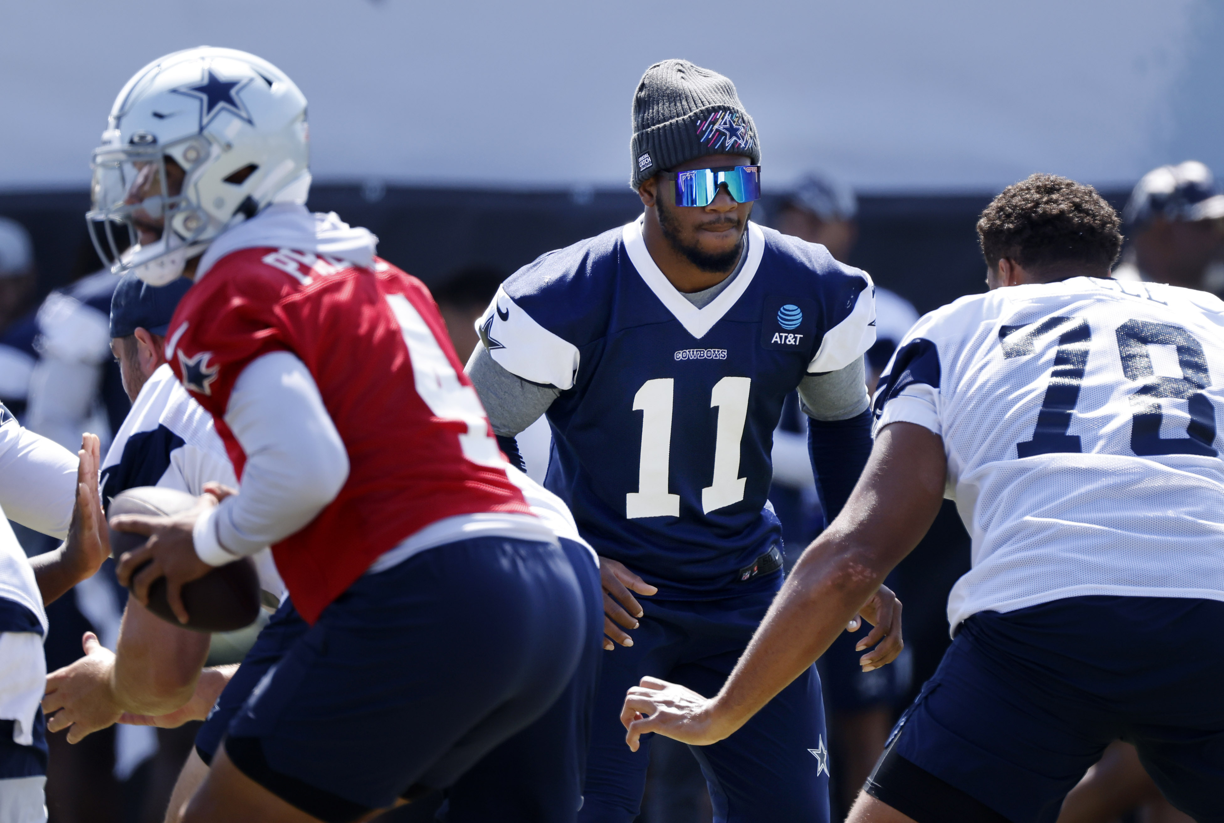 Cowboys' Micah Parsons joins teammates for OTAs