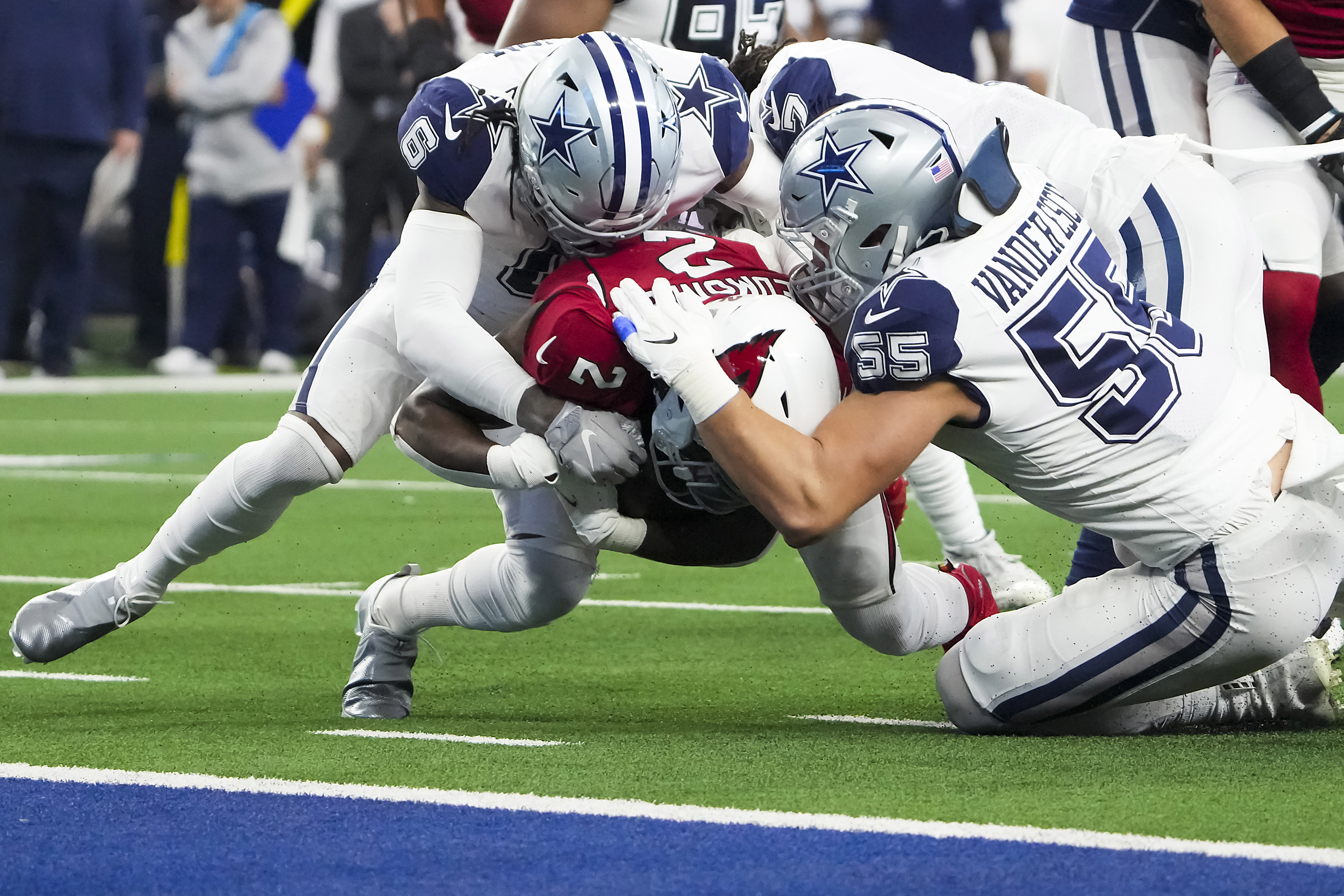 Cowboys, Leighton Vander Esch come to terms on two-year, $11 million deal 