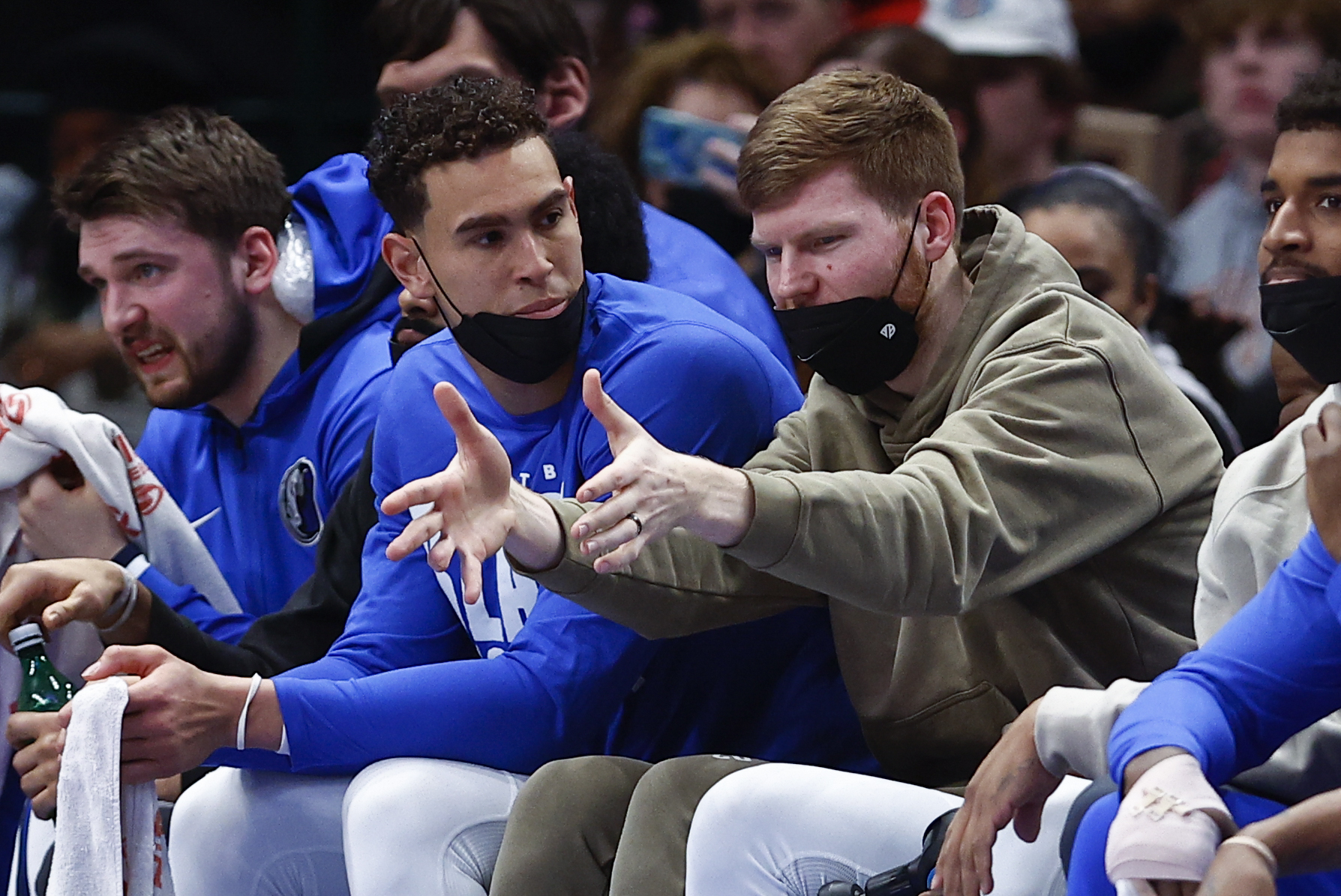 Photos: Getting Chippy! Mavs Fall To Clippers After A Heated Fourth ...