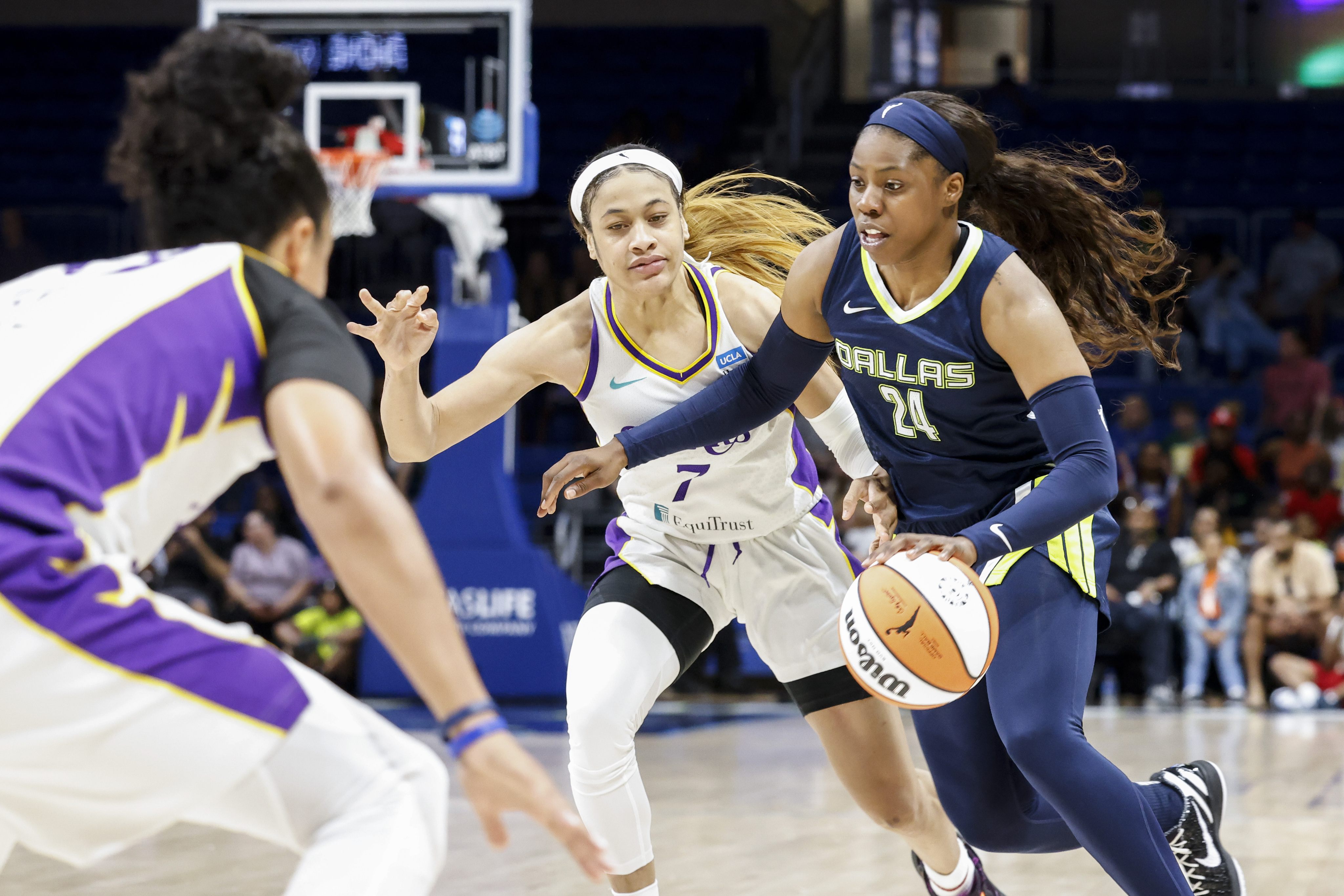 Liz Cambage (1 Los Angeles Sparks) in action during the WNBA