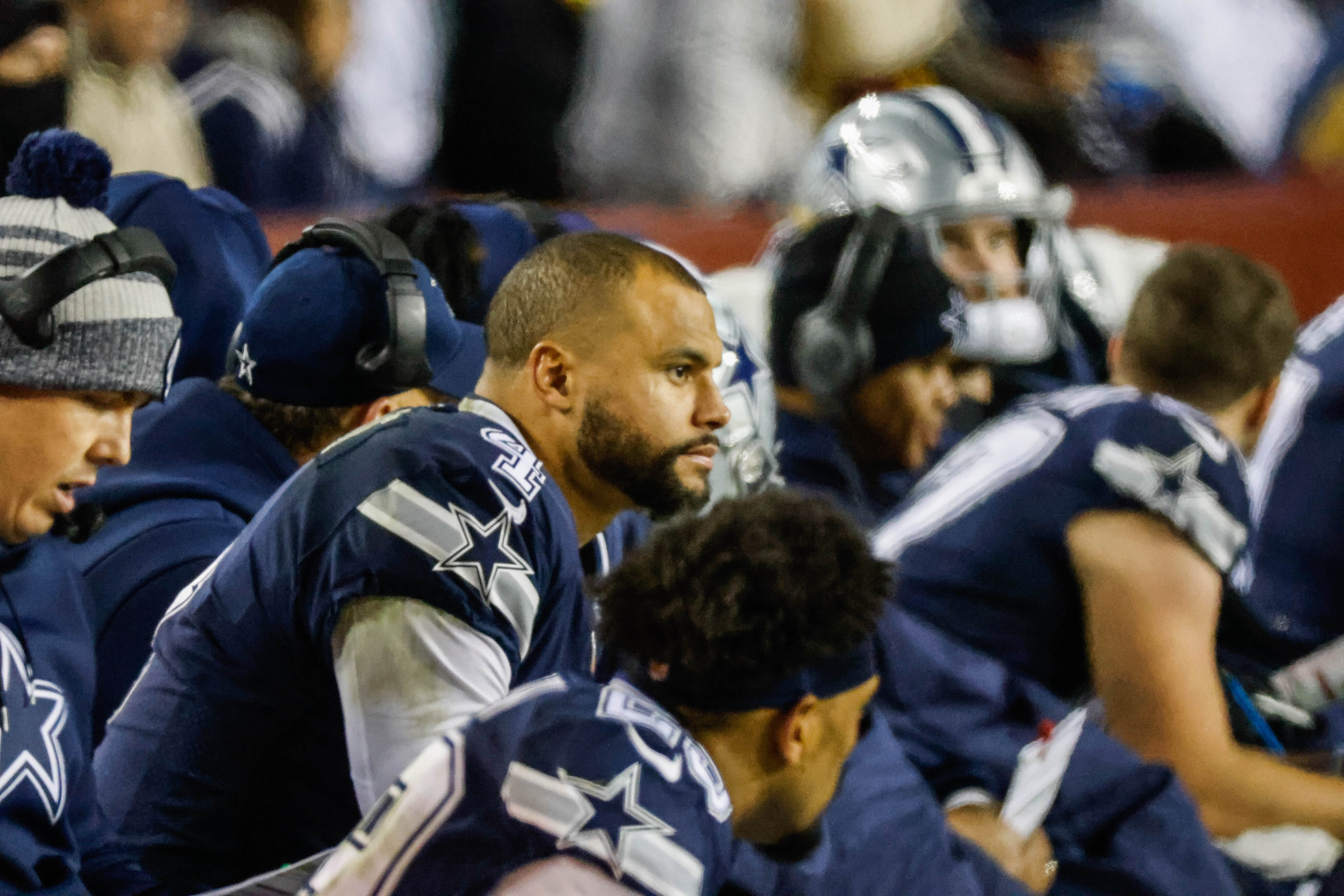 Dallas Cowboys bring benches to Washington, rivalry heats up