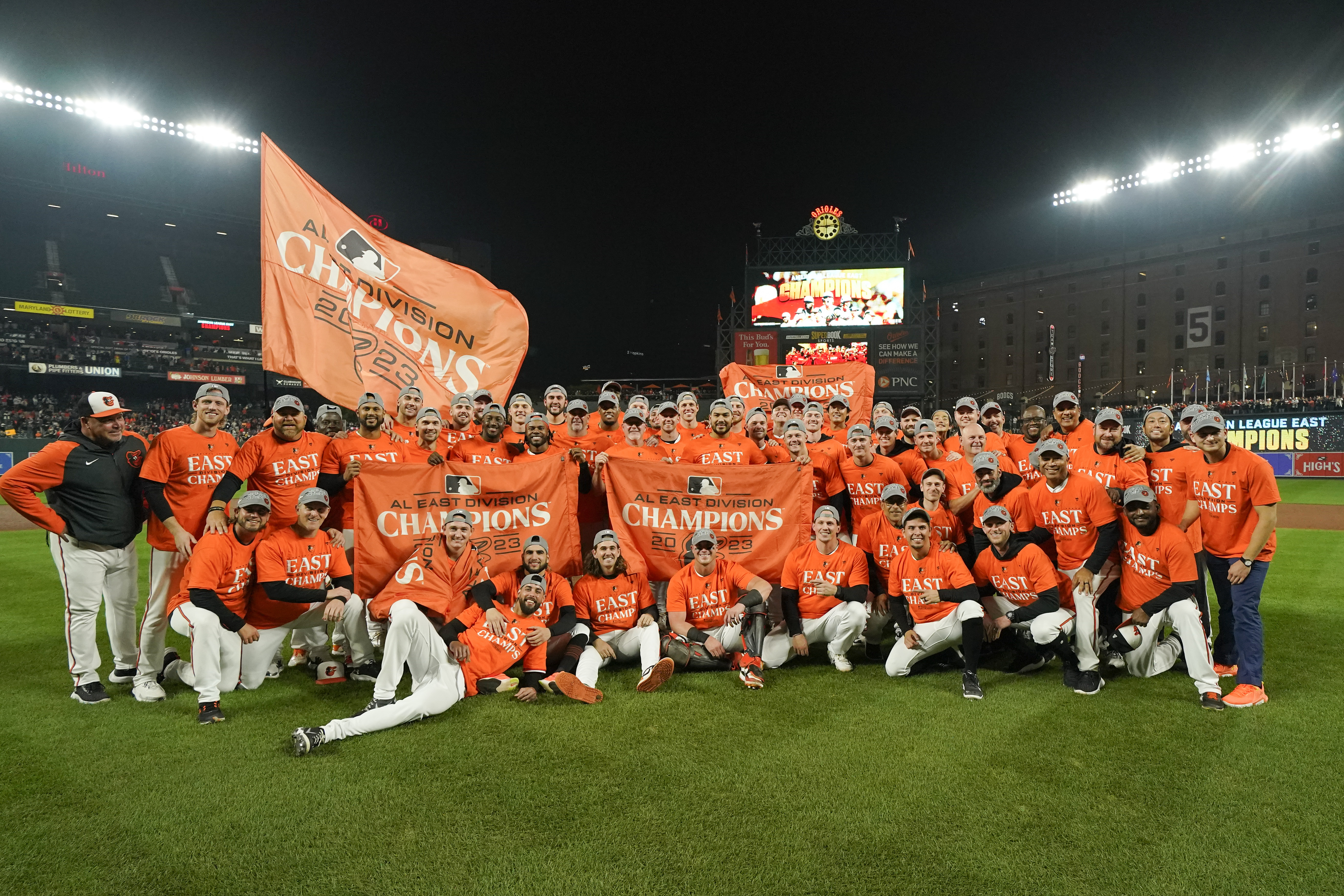Orioles sweep Tigers, advance to ALCS