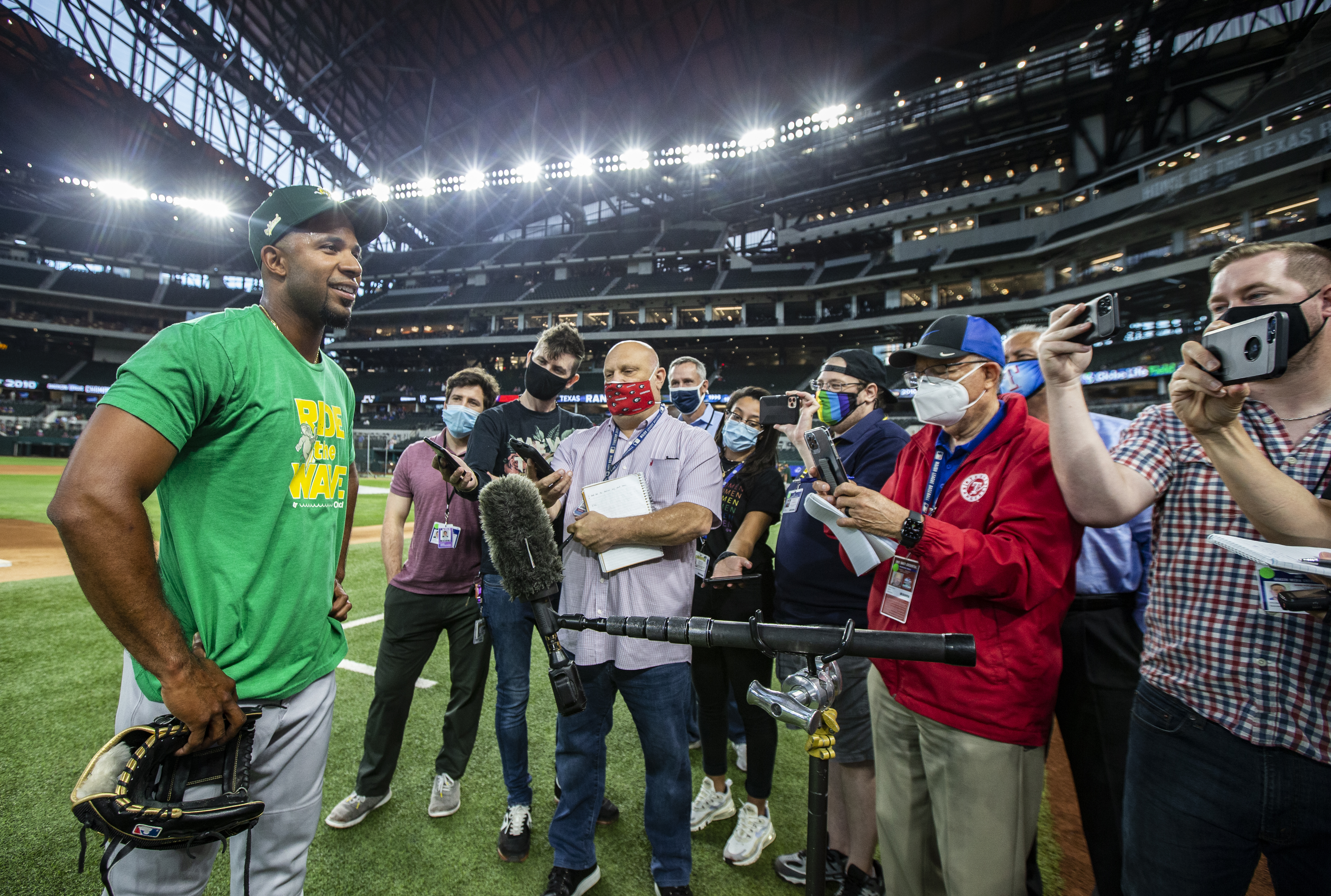 Cook Children's - Elvis Andrus and Joey Gallo spreading holiday cheer