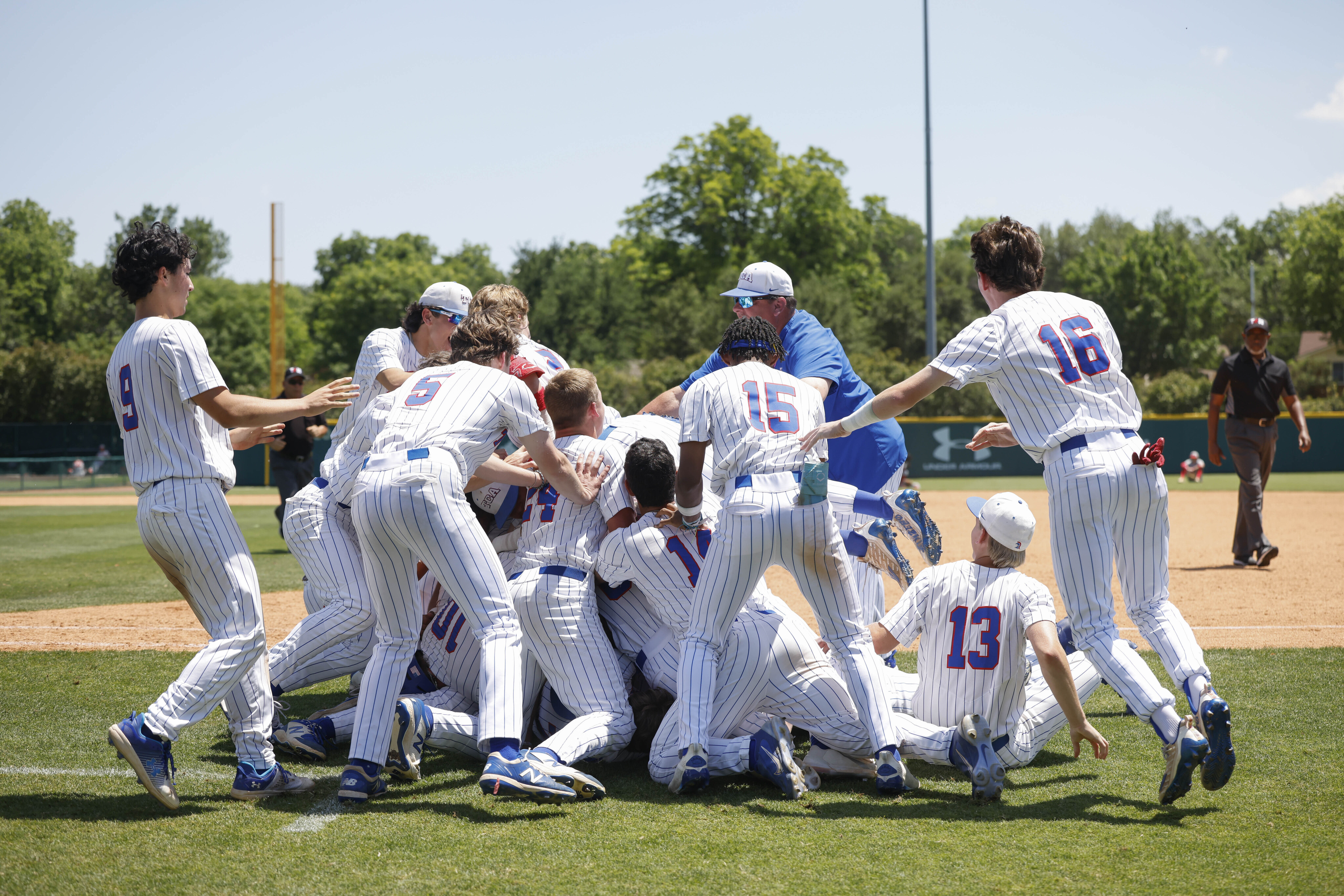 Athletes of the Week: Team Alaska surprises, inspires at Little League  baseball tournament