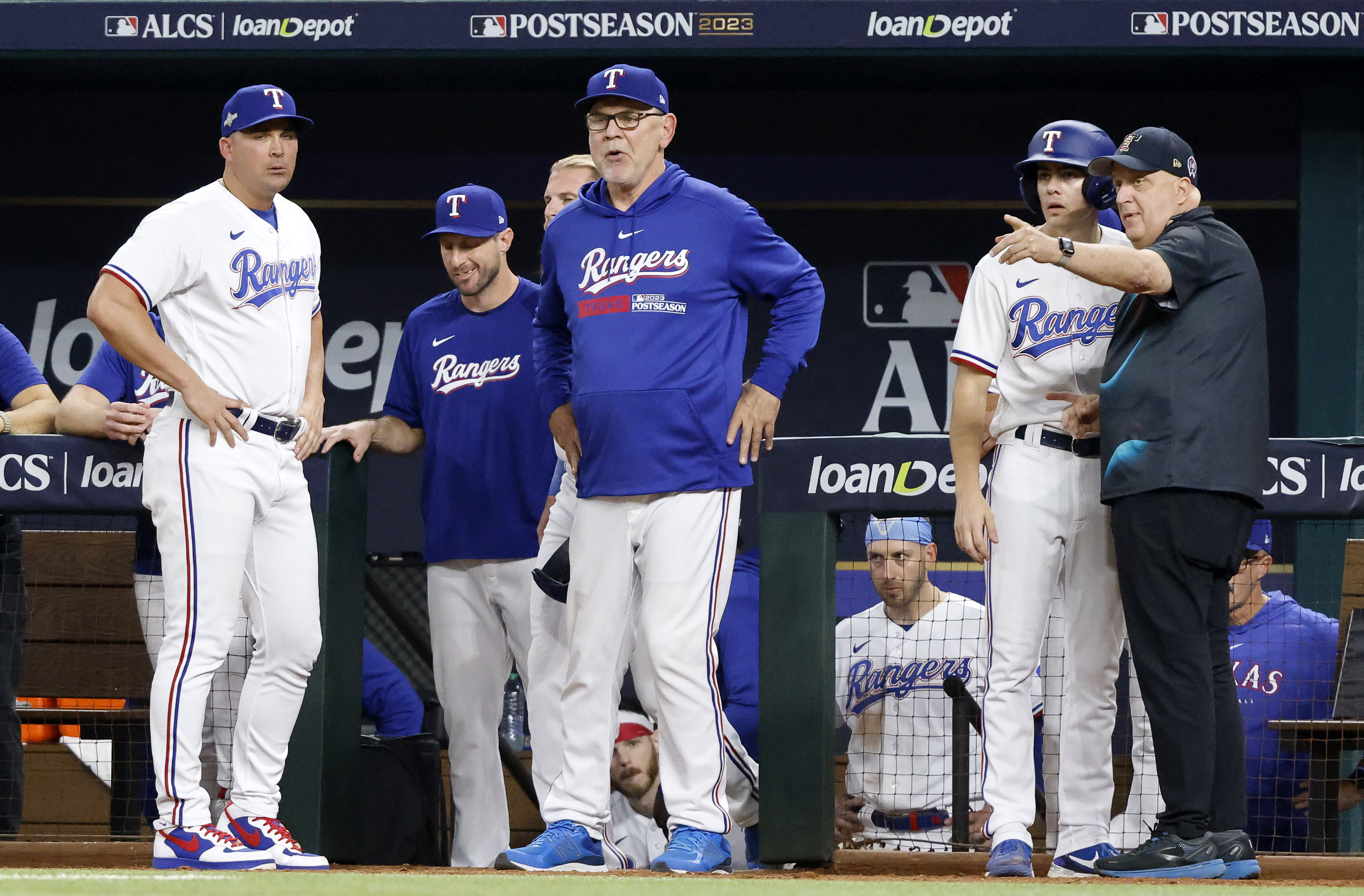 Bruce Bochy livid over lengthy delay after Rangers-Astros benches-clearing  incident