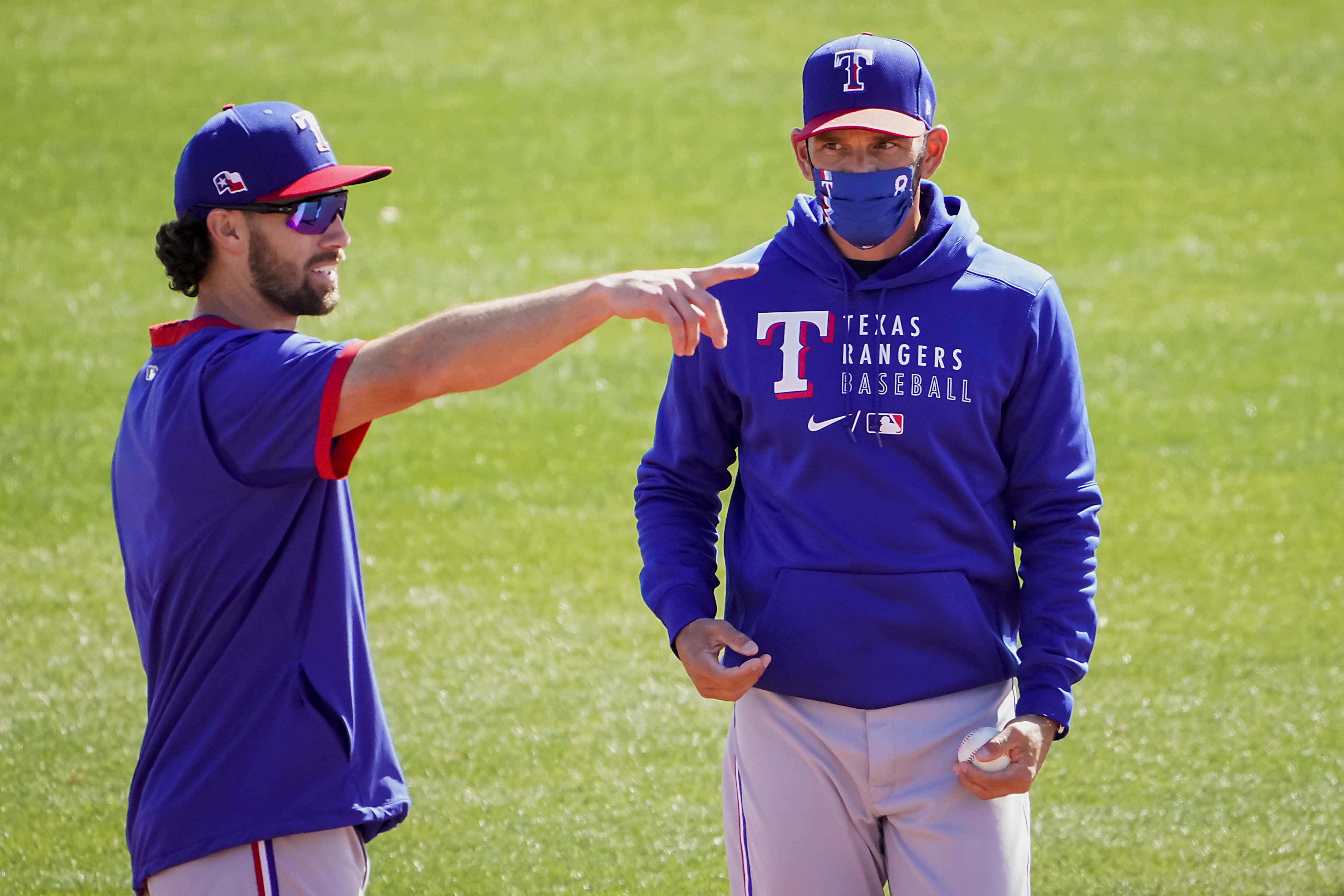 Texas Rangers: Charlie Culberson makes early case to start at