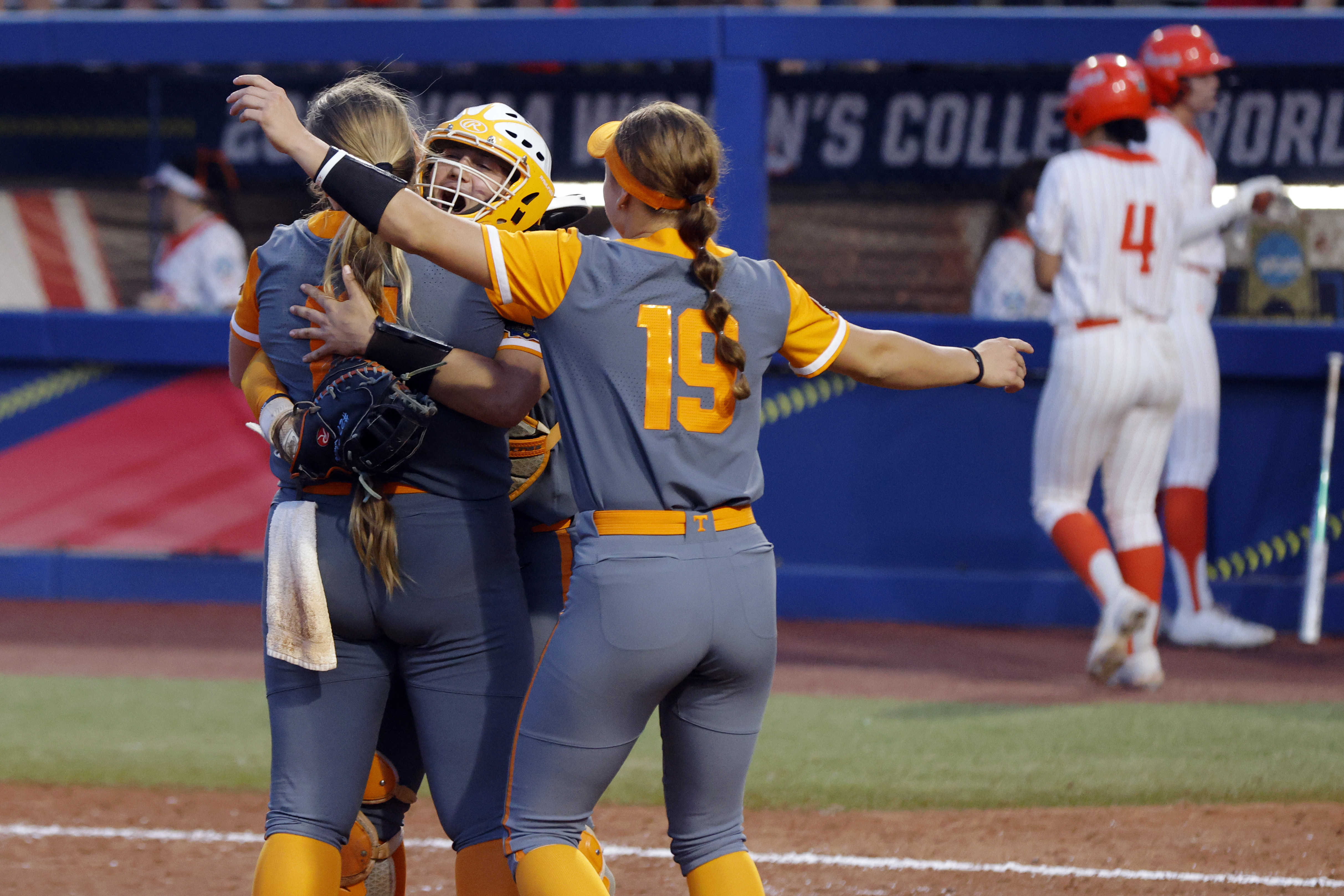 Rogers leads Tennessee past Oklahoma St, into Women's College World Series  semifinals