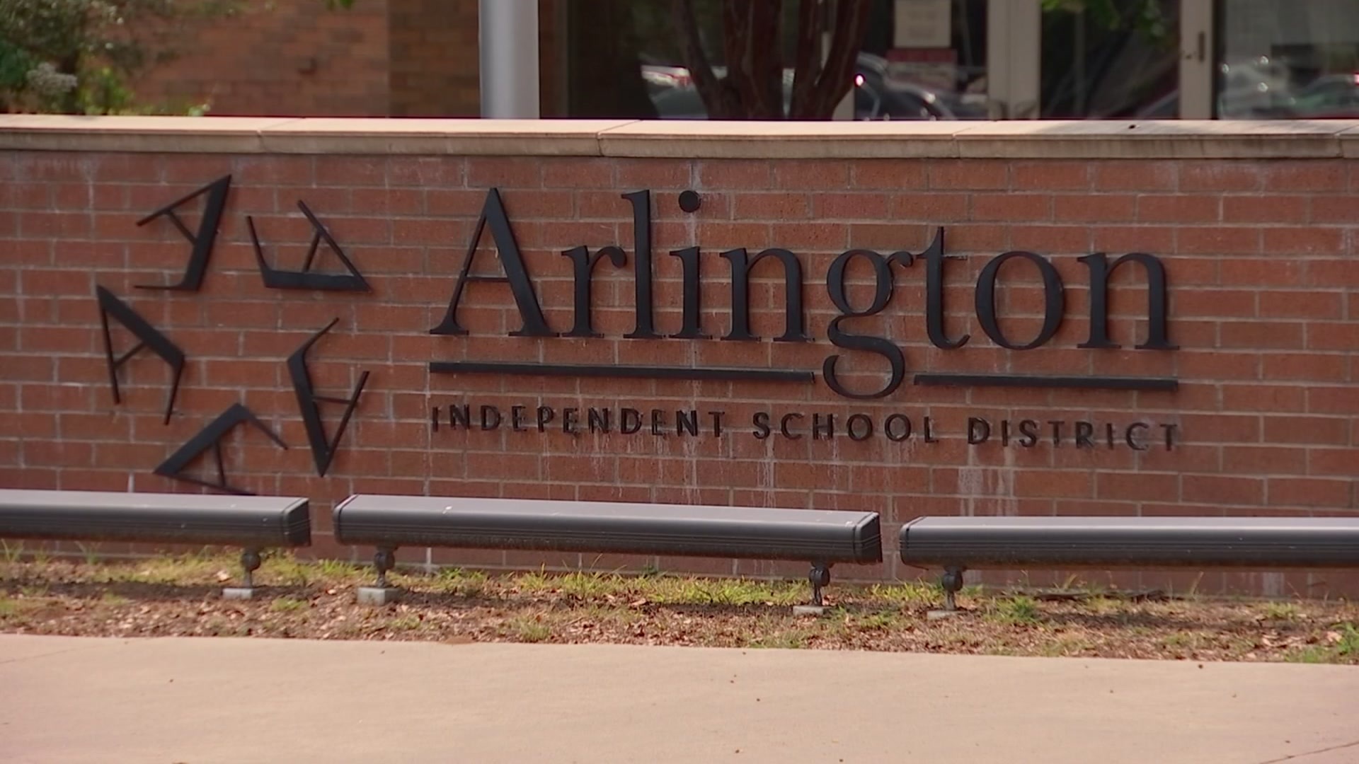 Arlington ISD will give $500 end-of-year bonuses to teachers, staff