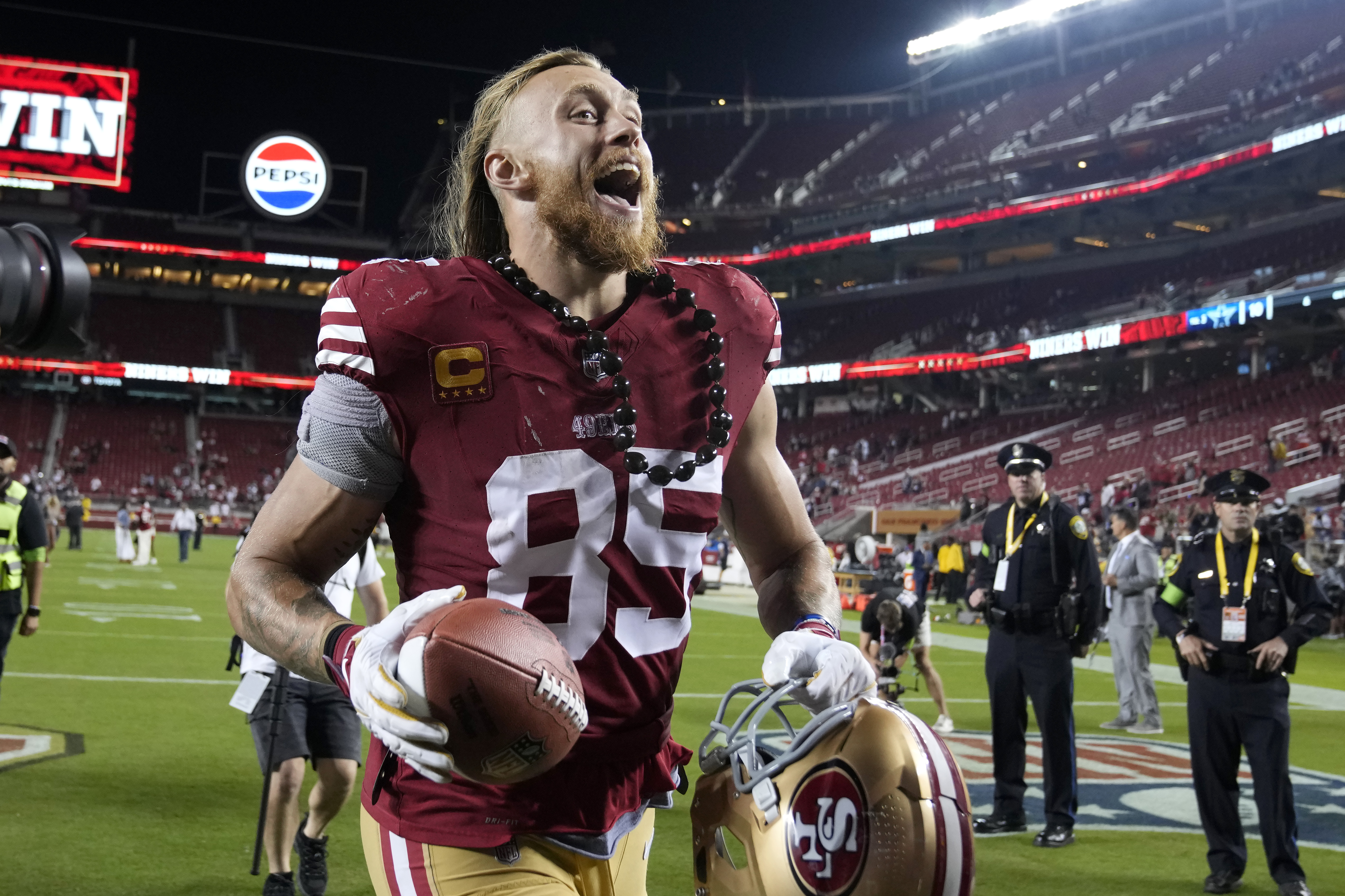 What jerseys are the Dallas Cowboys wearing vs. the 49ers?