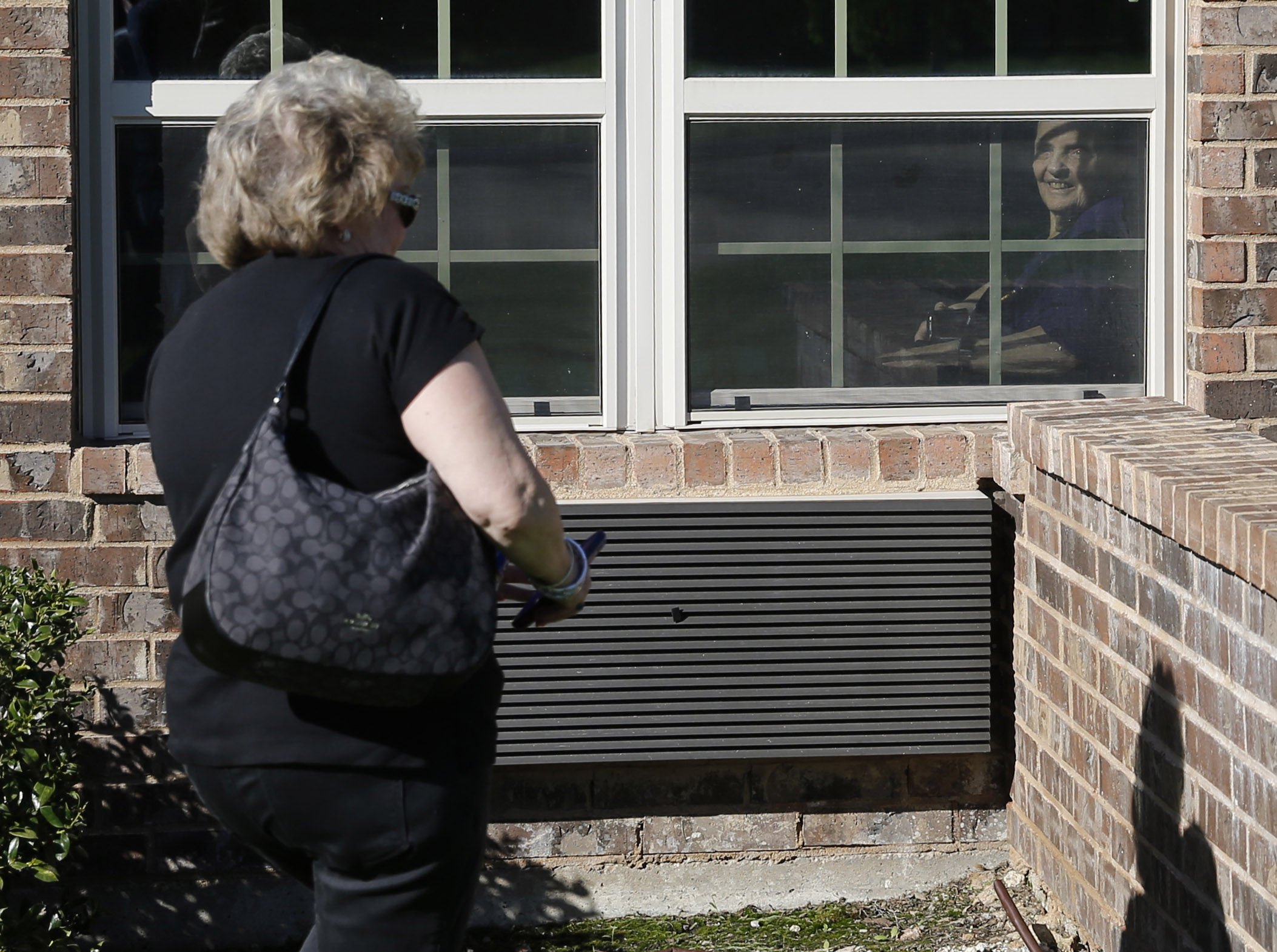 Texas expands nursing home visitation to allow more contact
