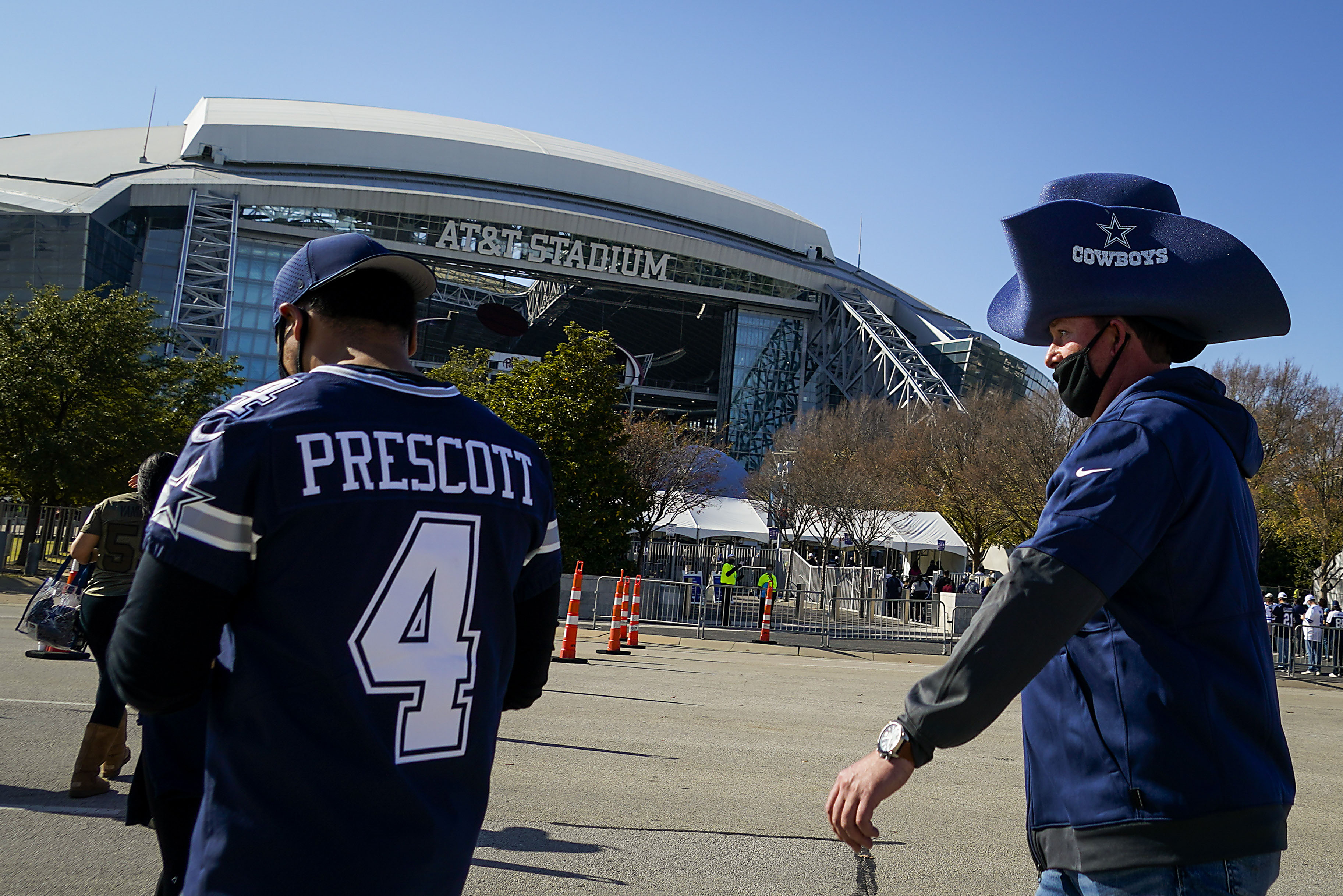 San Francisco 49ers choose Arizona over Cowboys' AT&T Stadium for