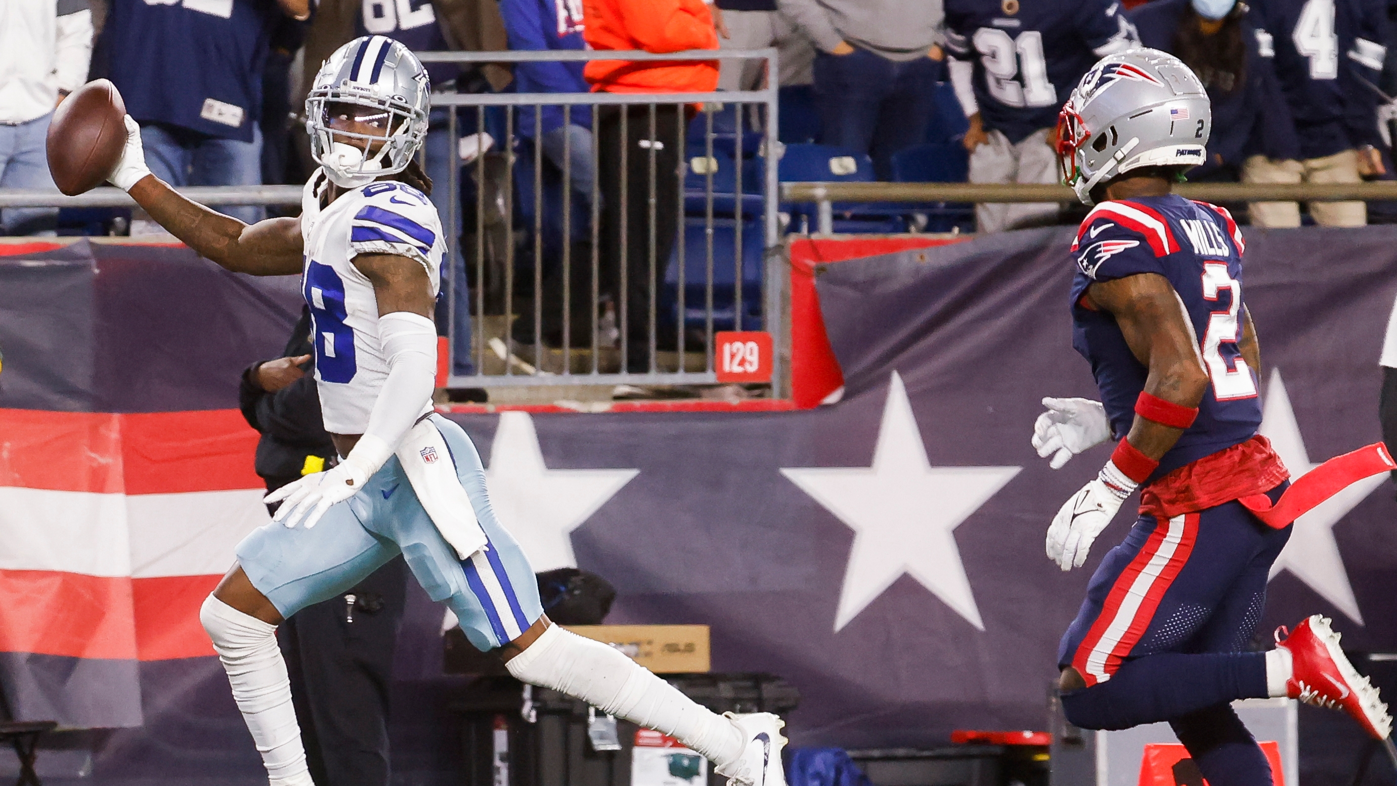 Micah Parsons sets Dallas Cowboys rookie sack record in Thanksgiving Day  game against Raiders 