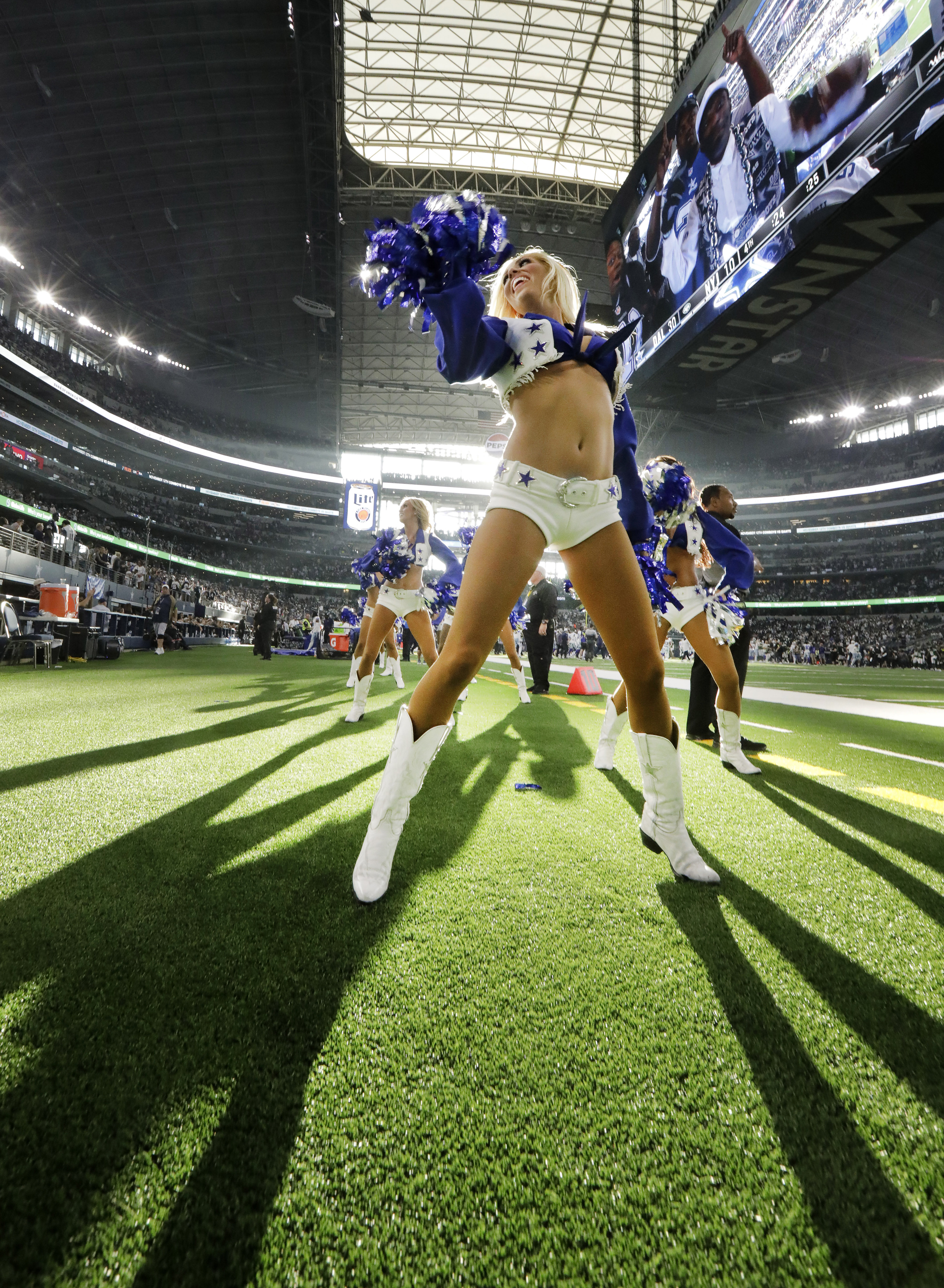 Dallas Cowboys cheerleaders celebrate in style after dominant victory