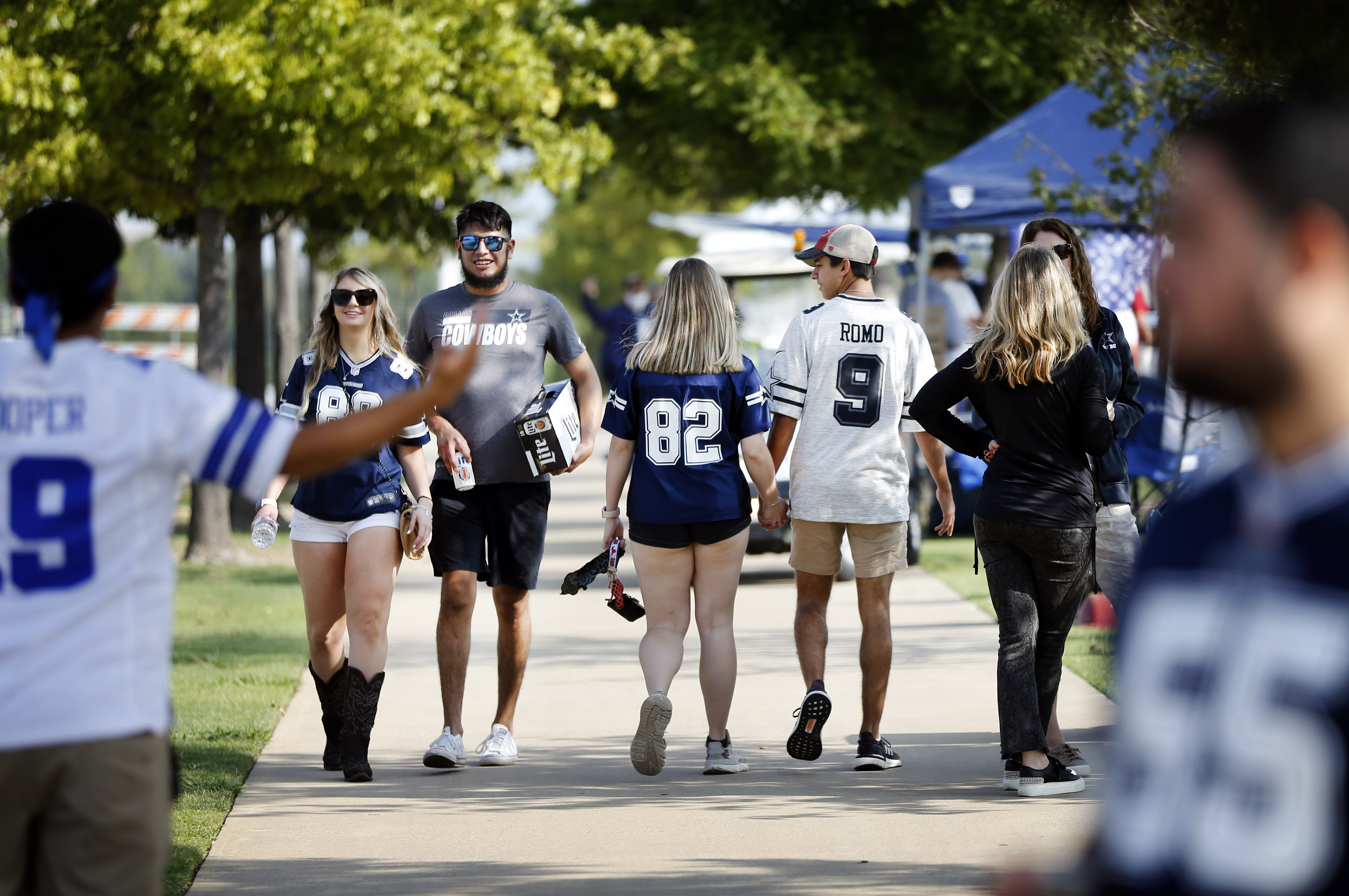 Cowboys set COVID-19 pandemic attendance record of 31,700 with a little  help from Steelers fans