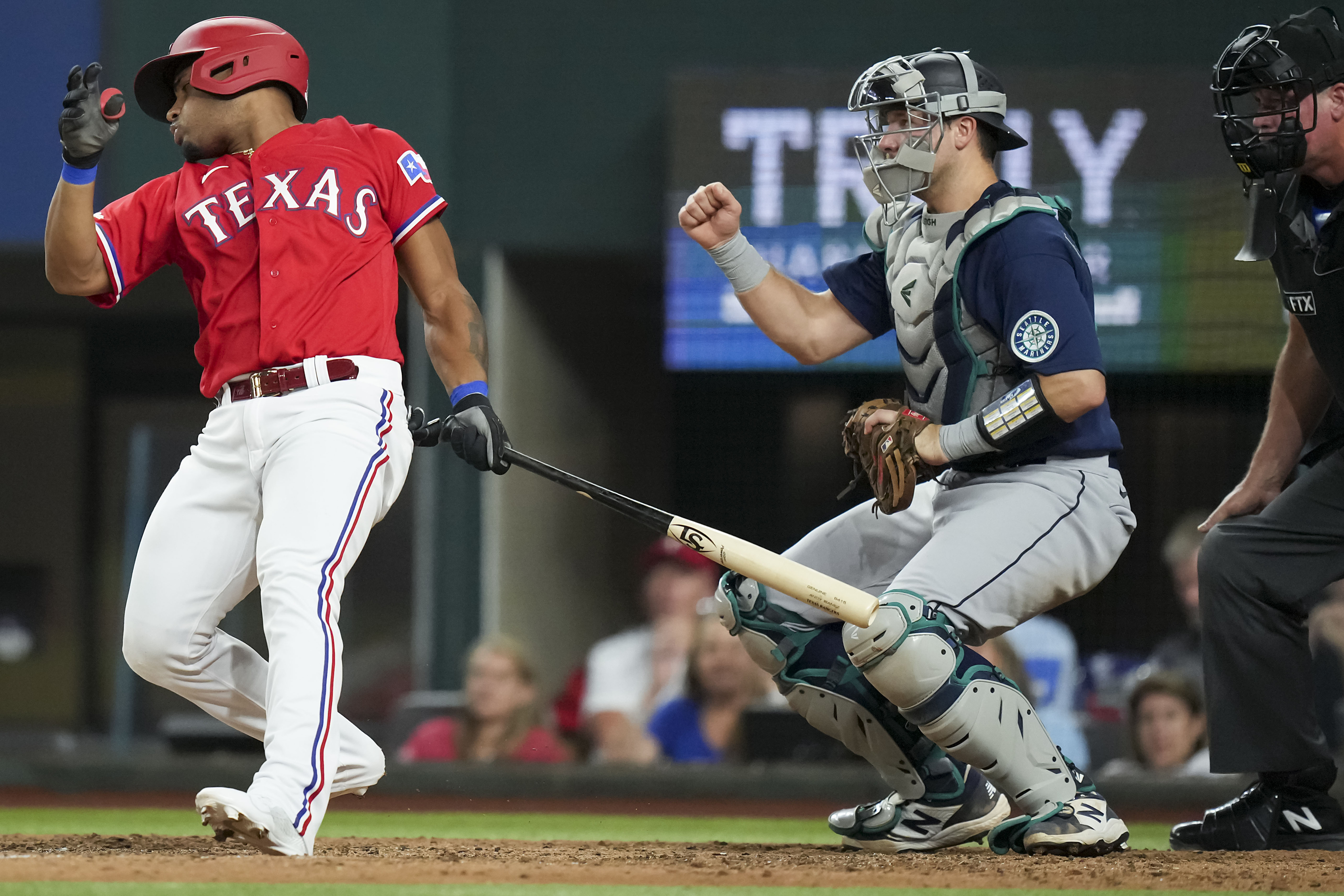 Suarez'd: Rangers fall to Mariners behind go-ahead 9th-inning home run