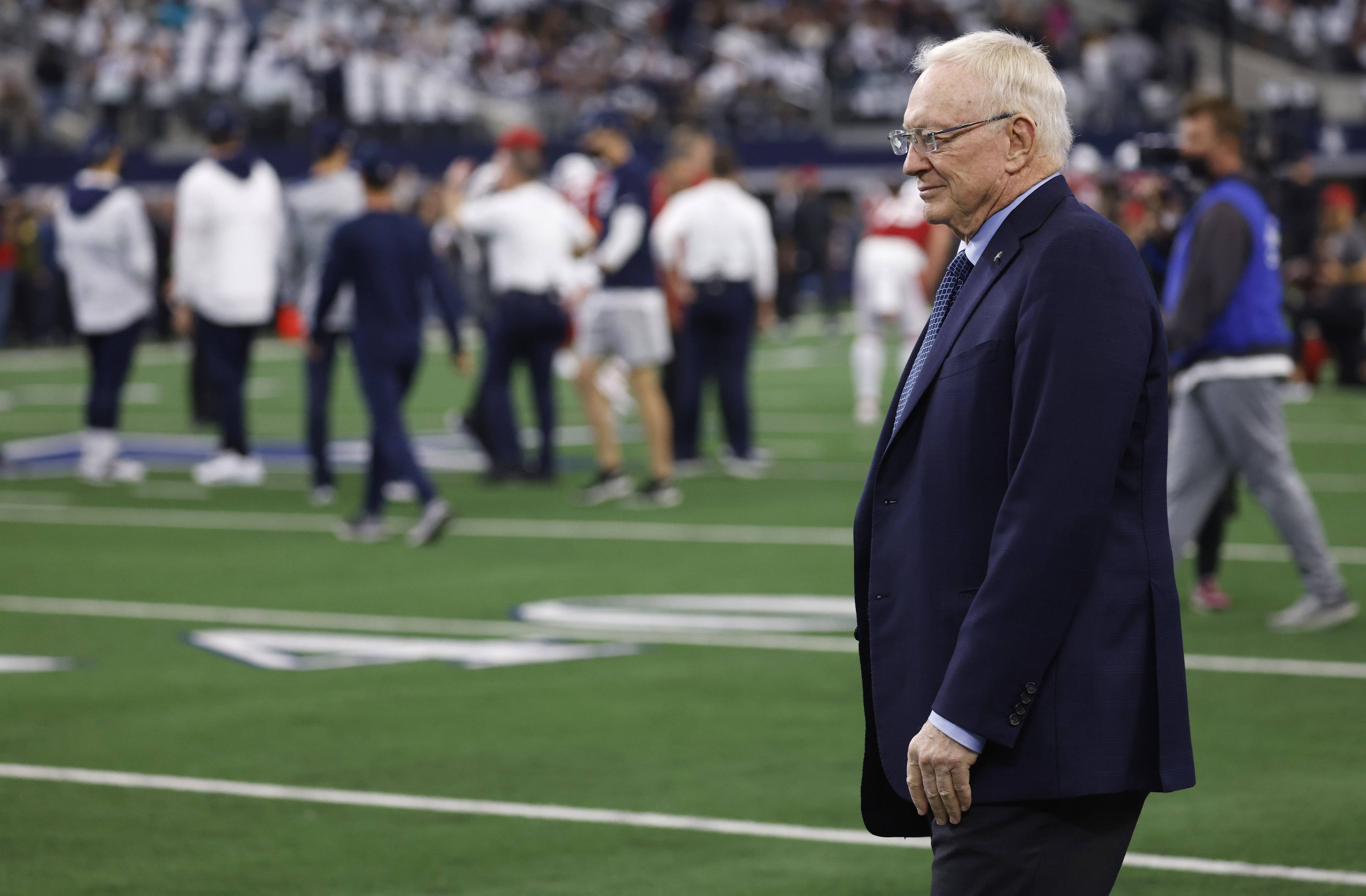 Jerry Jones News: Jerry Jones, owner of Dallas Cowboys, pays large sum to  woman who filed paternity lawsuit against him - The Economic Times