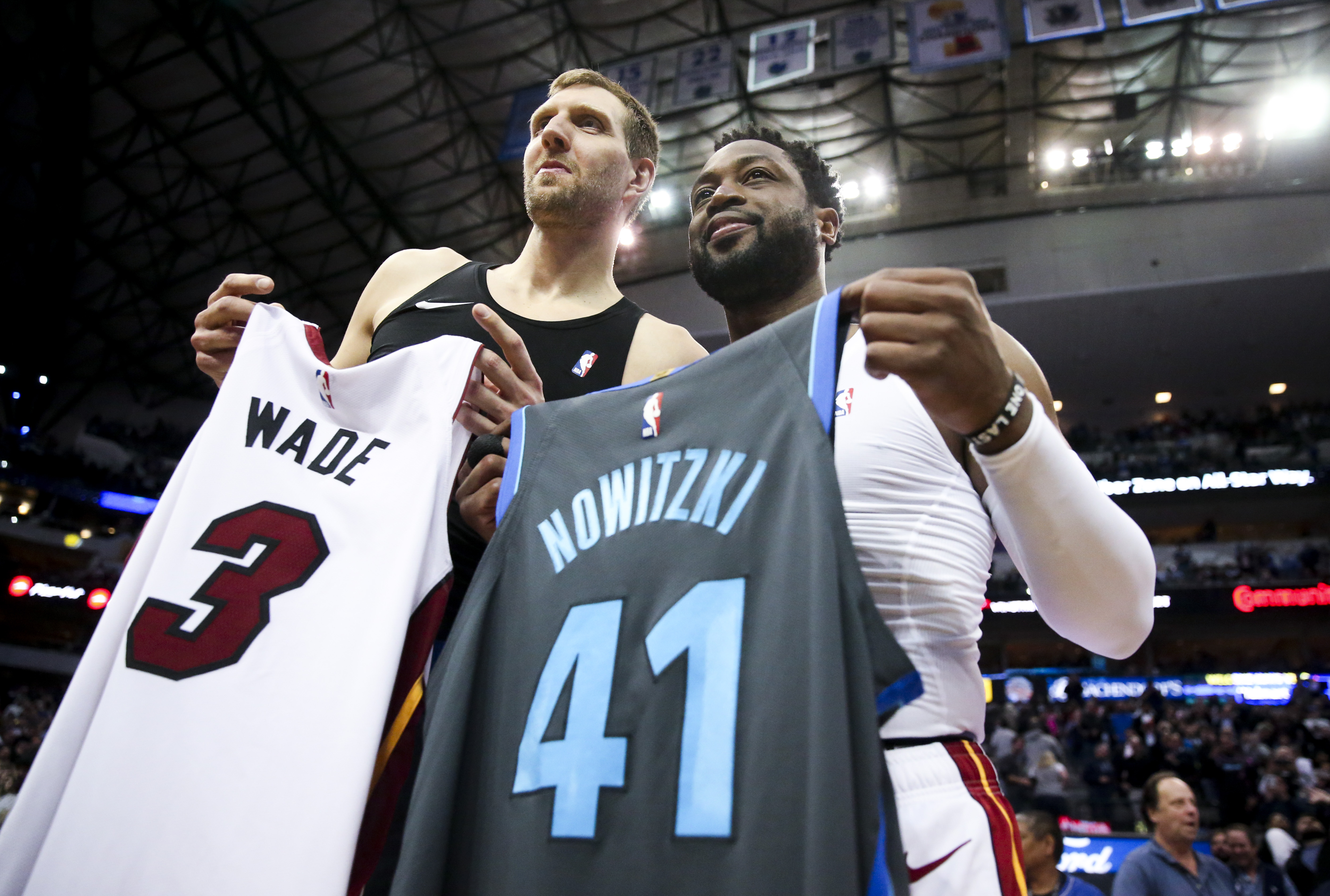 Dirk Nowitzki and Dwyane Wade to be elected into Naismith Basketball Hall  of Fame class of 2023 - Mavs Moneyball