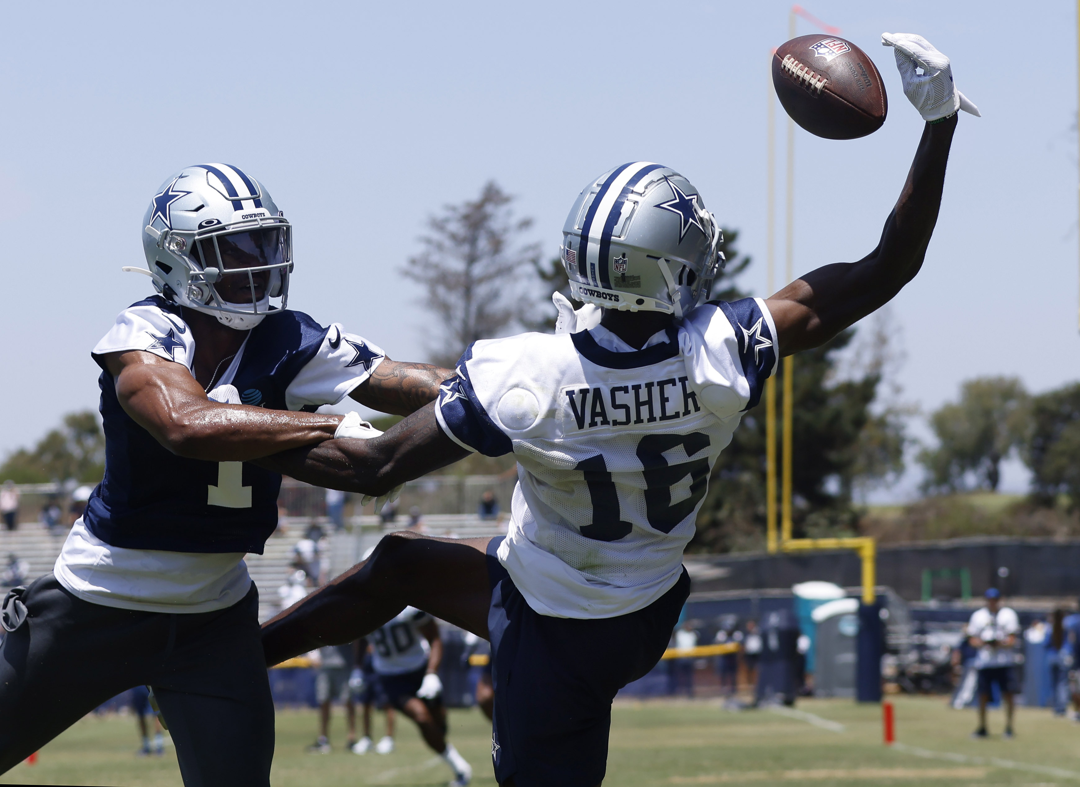 T.J. Vasher On One-Handed Grabs, Playing Football Over Basketball, Favorite  Shoes