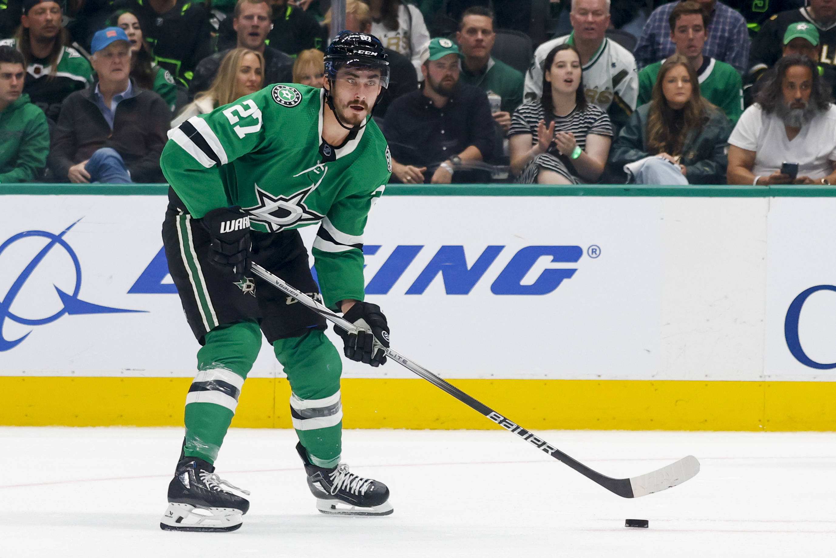 Wayne Gretzky, hockey world react to Game 3 embellishment call on Stars'  Mason Marchment, image size:2755x1838