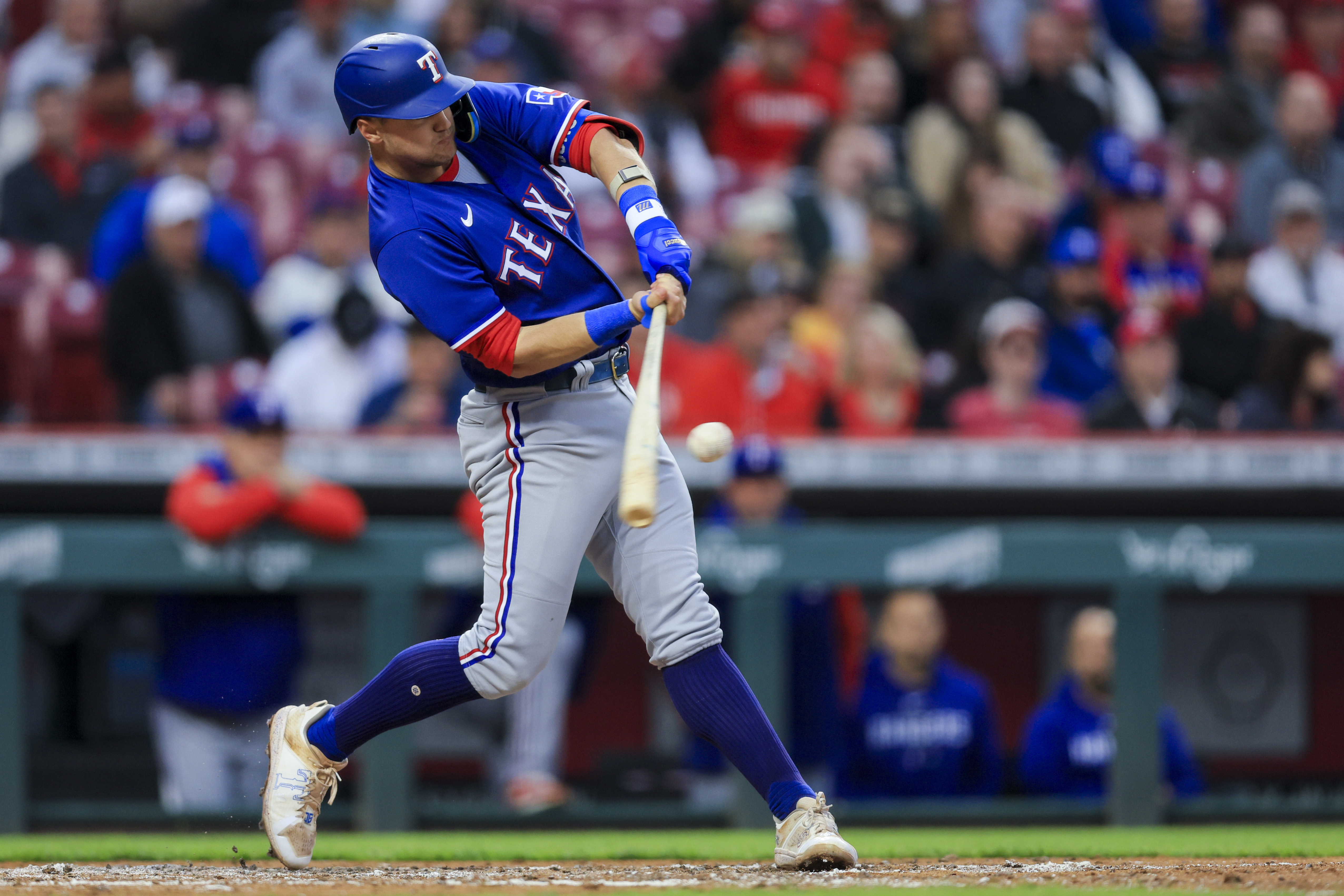 Texas Rangers' Josh Jung leaves game vs. Reds after taking a pitch