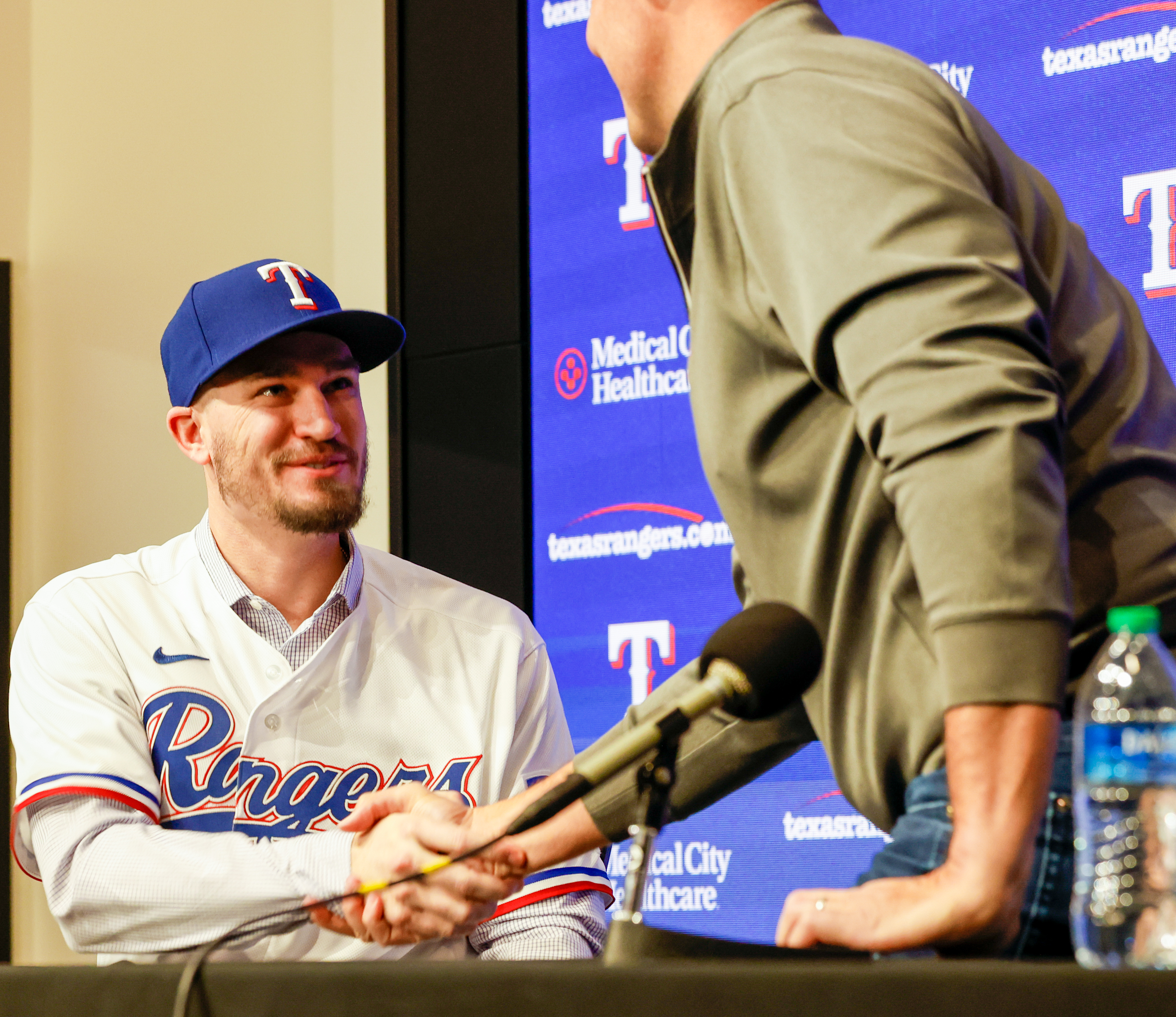 Rangers' Andrew Heaney goes on strikeout spree, breaks insane