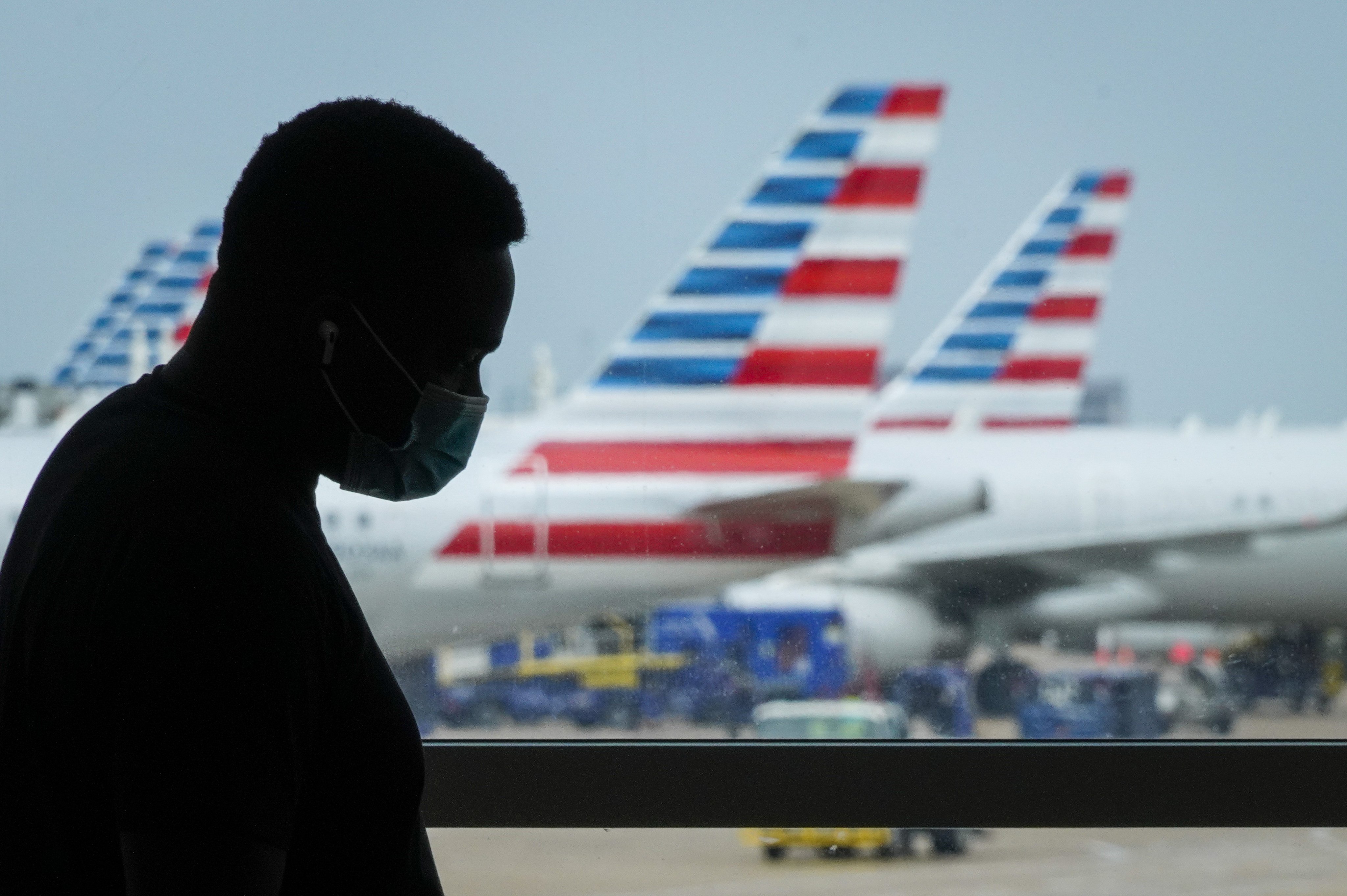 Do American Airlines Employees Have to Be Vaccinated?