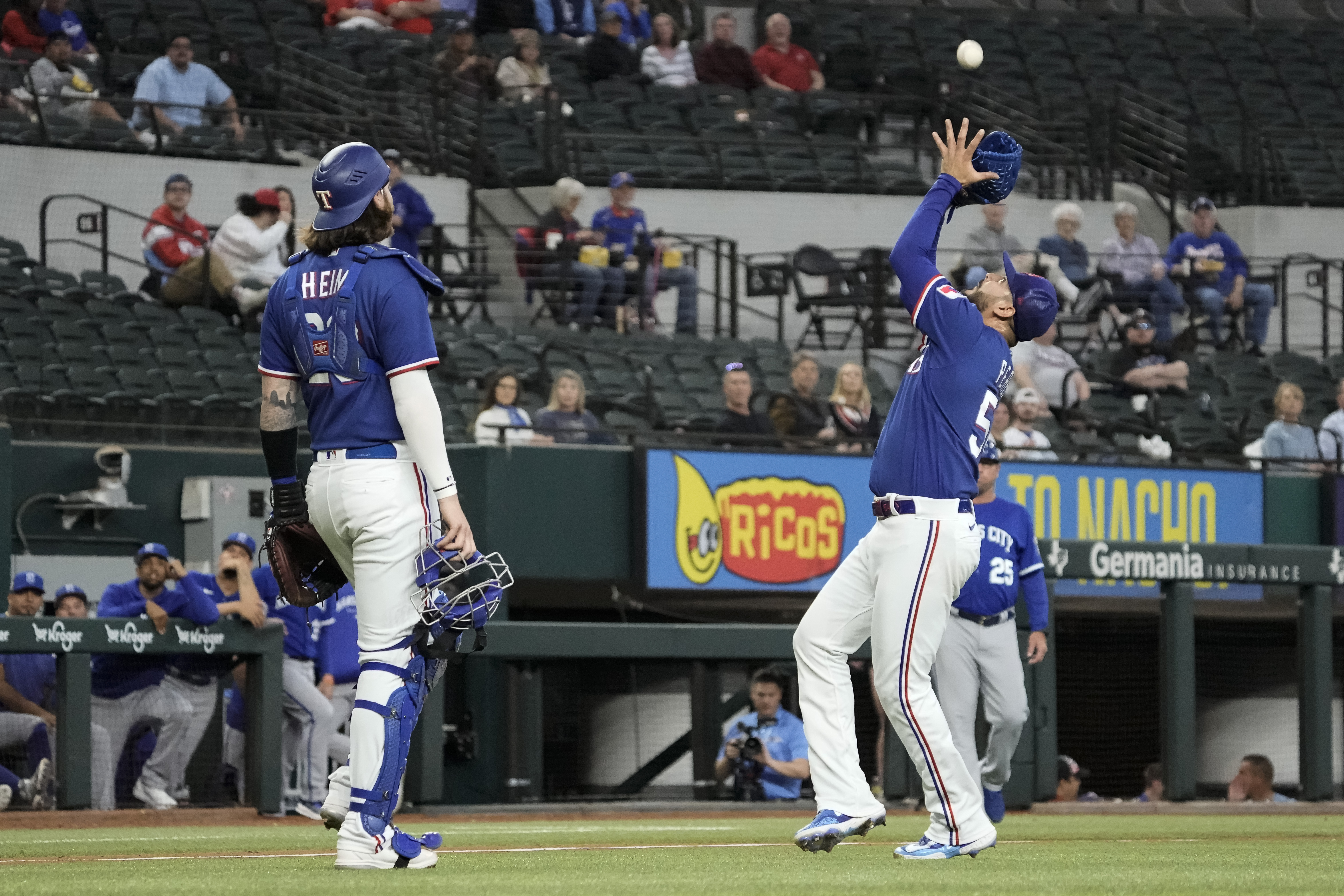 Texas Rangers Martin Perez starts, but the US advances to WBC Semifinals