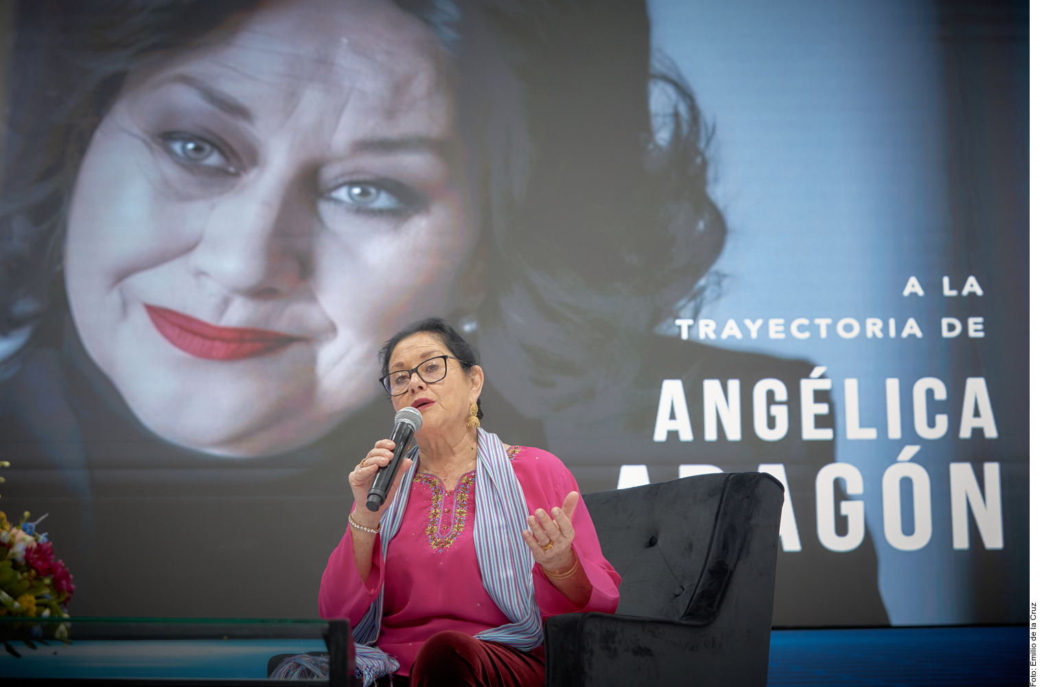 Angélica Aragón recibe premio en honor a su trayectoria de más de 50 años