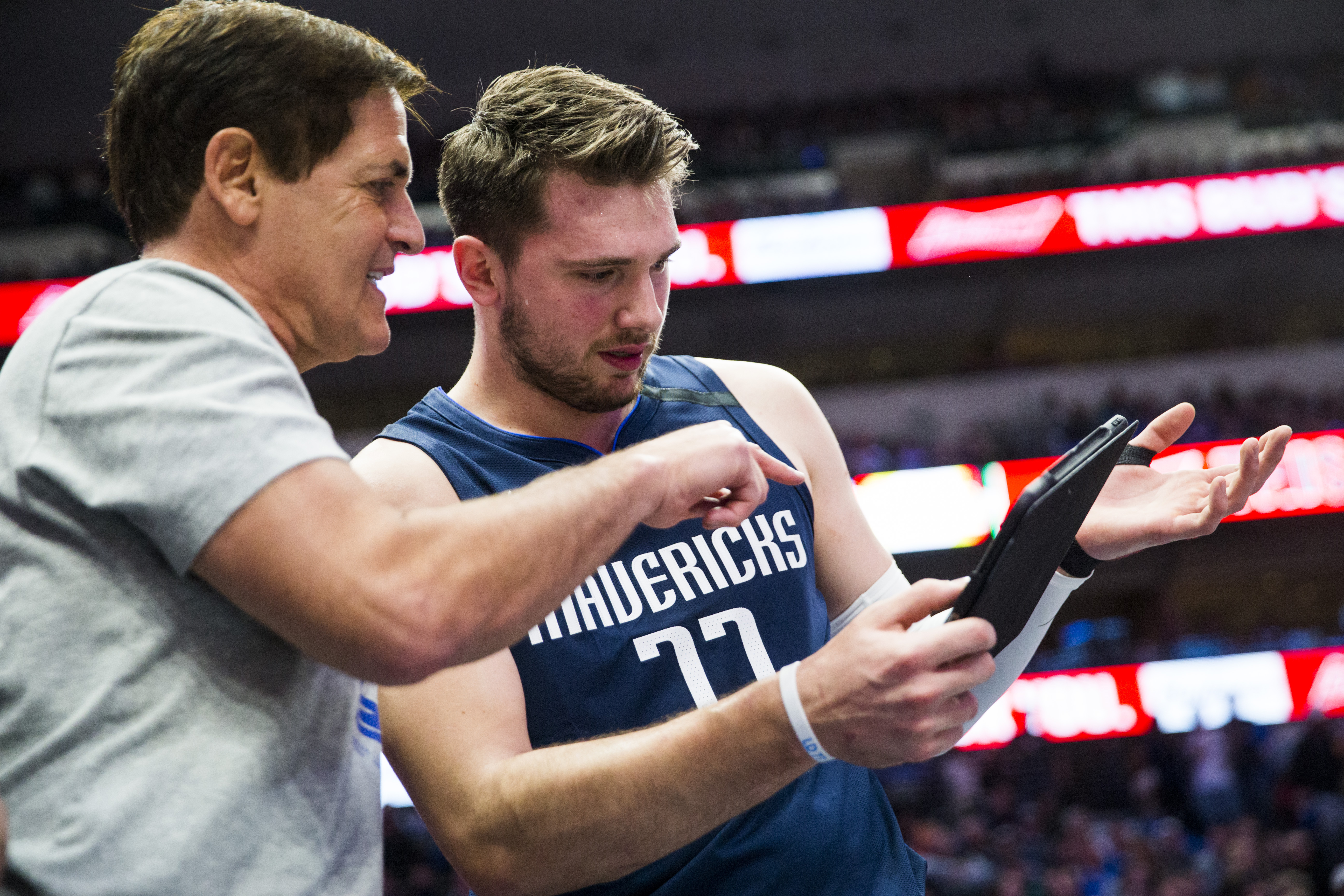 Luka Doncic officially signs rookie contract with Dallas Mavericks