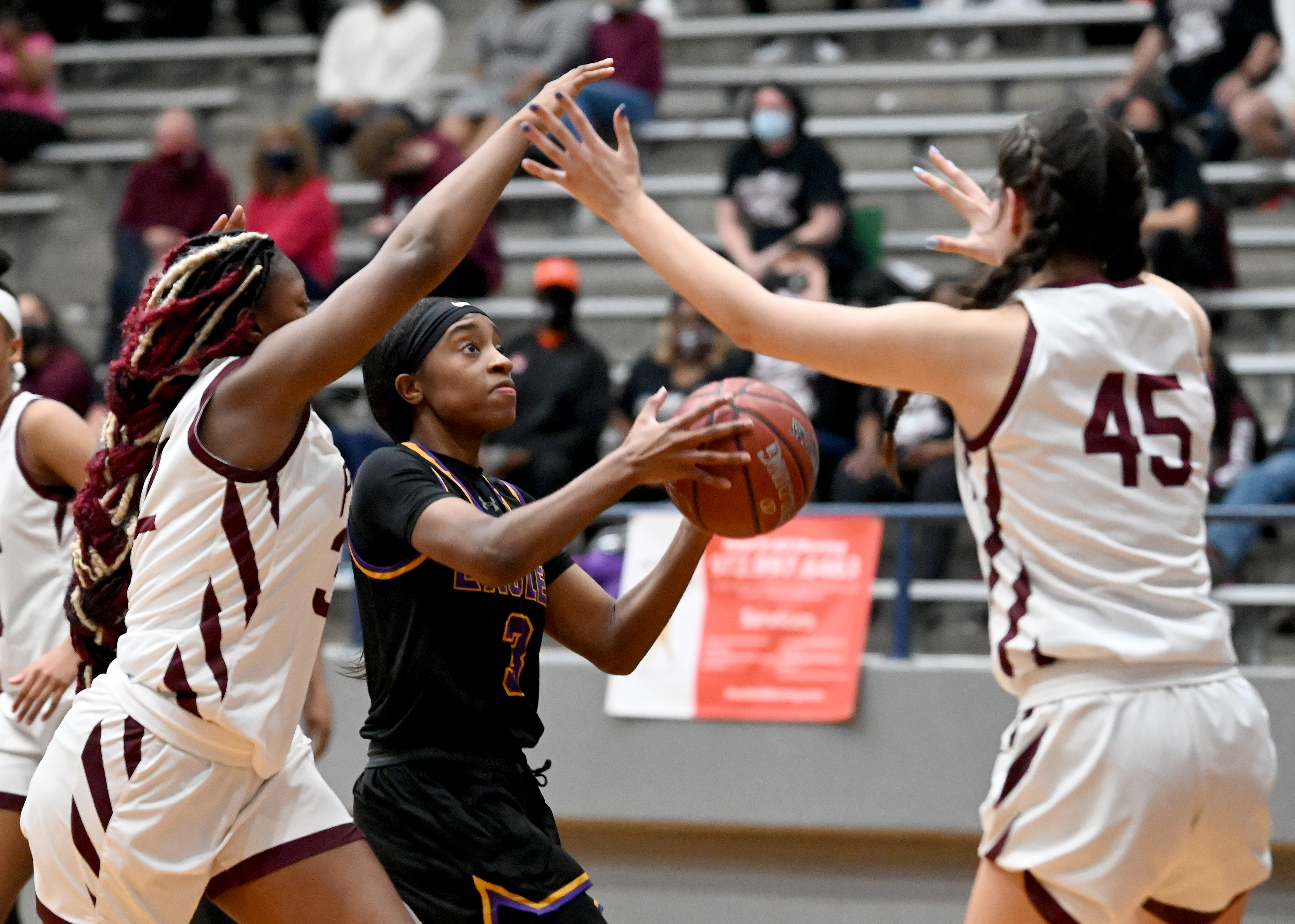 The Dallas Morning News' top 10 girls basketball recruits for the Class of  2021, with Mesquite Horn's Jasmine Shavers at No. 1