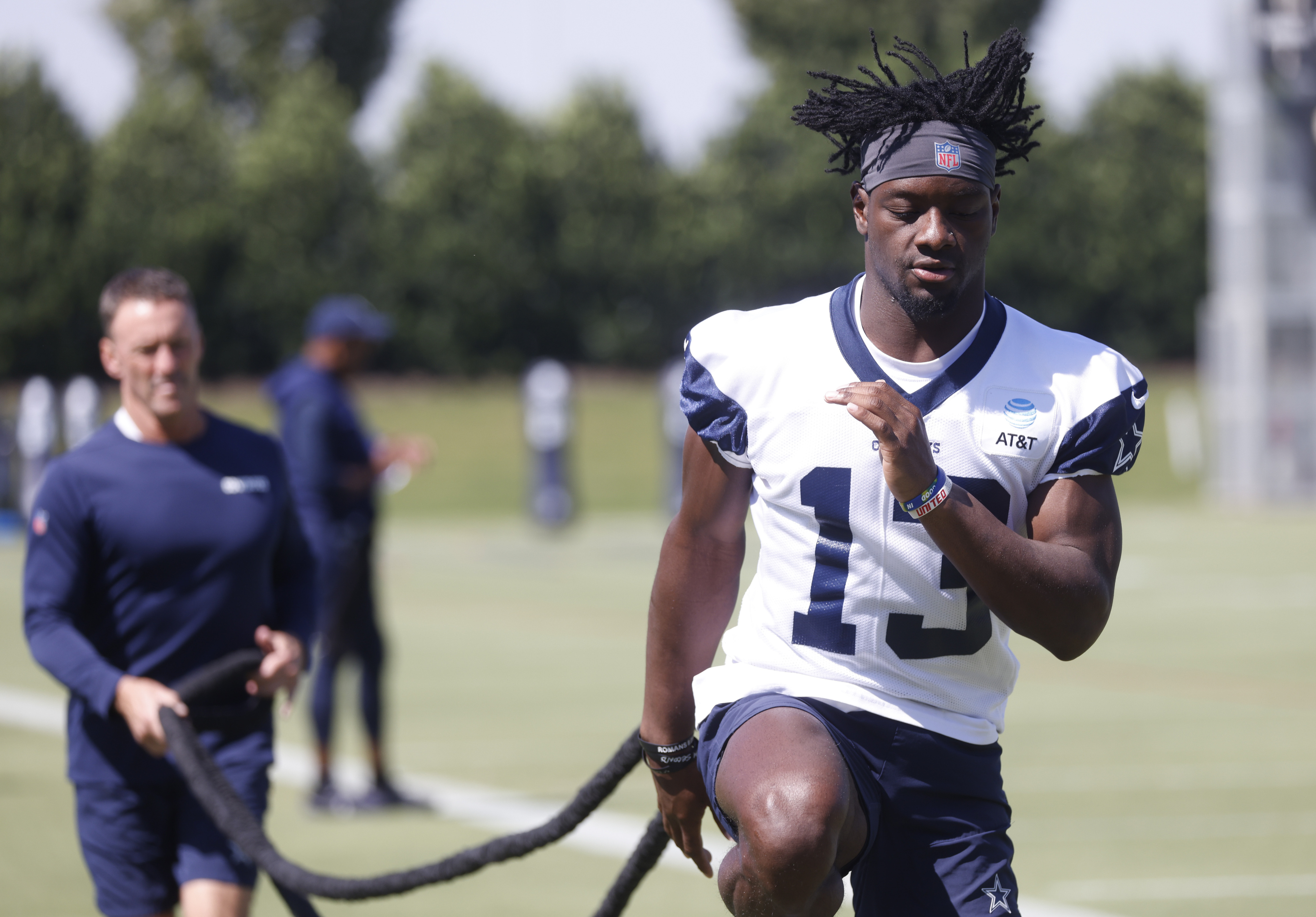 Arlington, Texas, USA. 14th Oct, 2018. Dallas Cowboys wide receiver Michael  Gallup (13) makes a catch with Jacksonville Jaguars cornerback A.J. Bouye  (21) trying to break it up during the first half