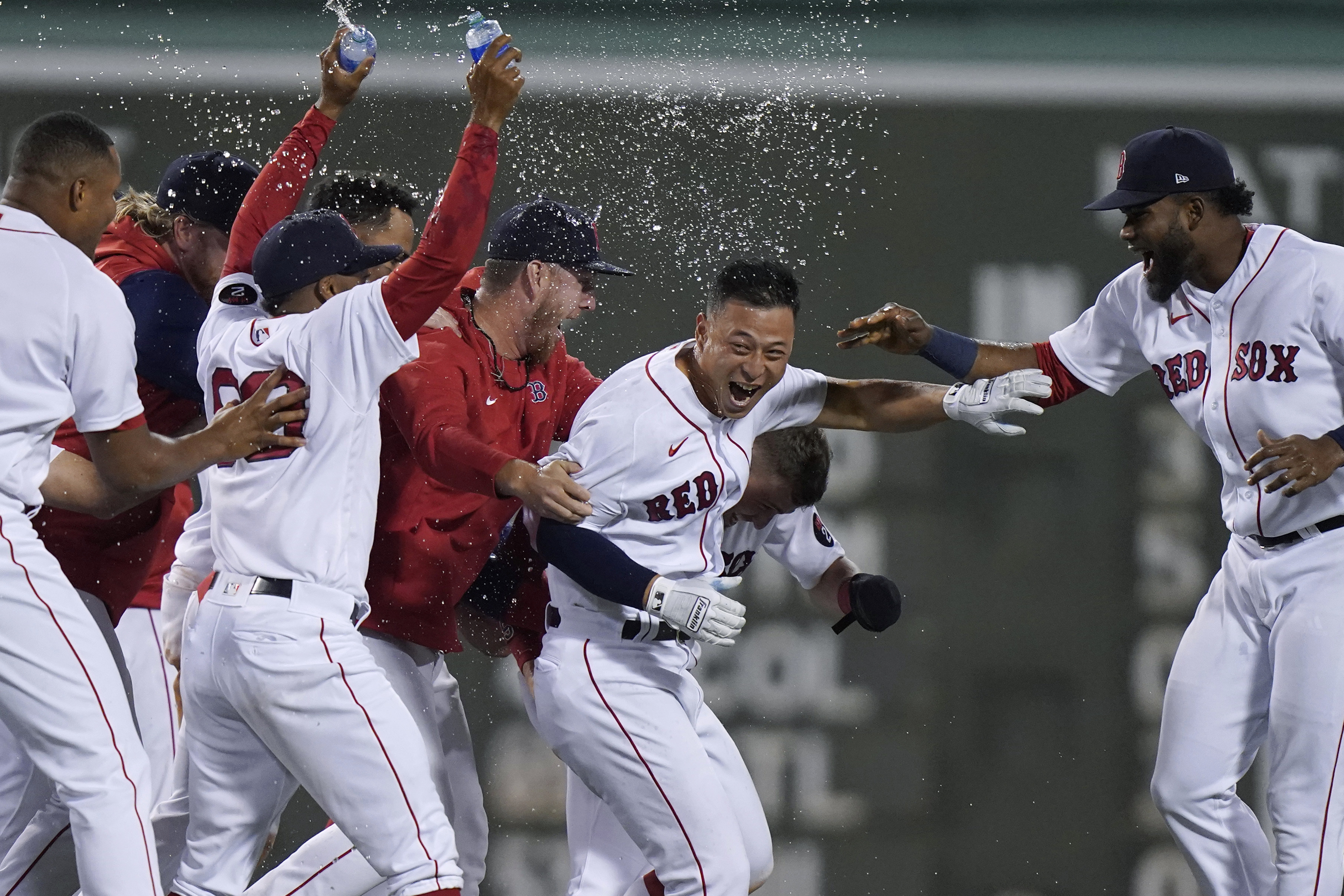 MLB: Red Sox take charge, News News