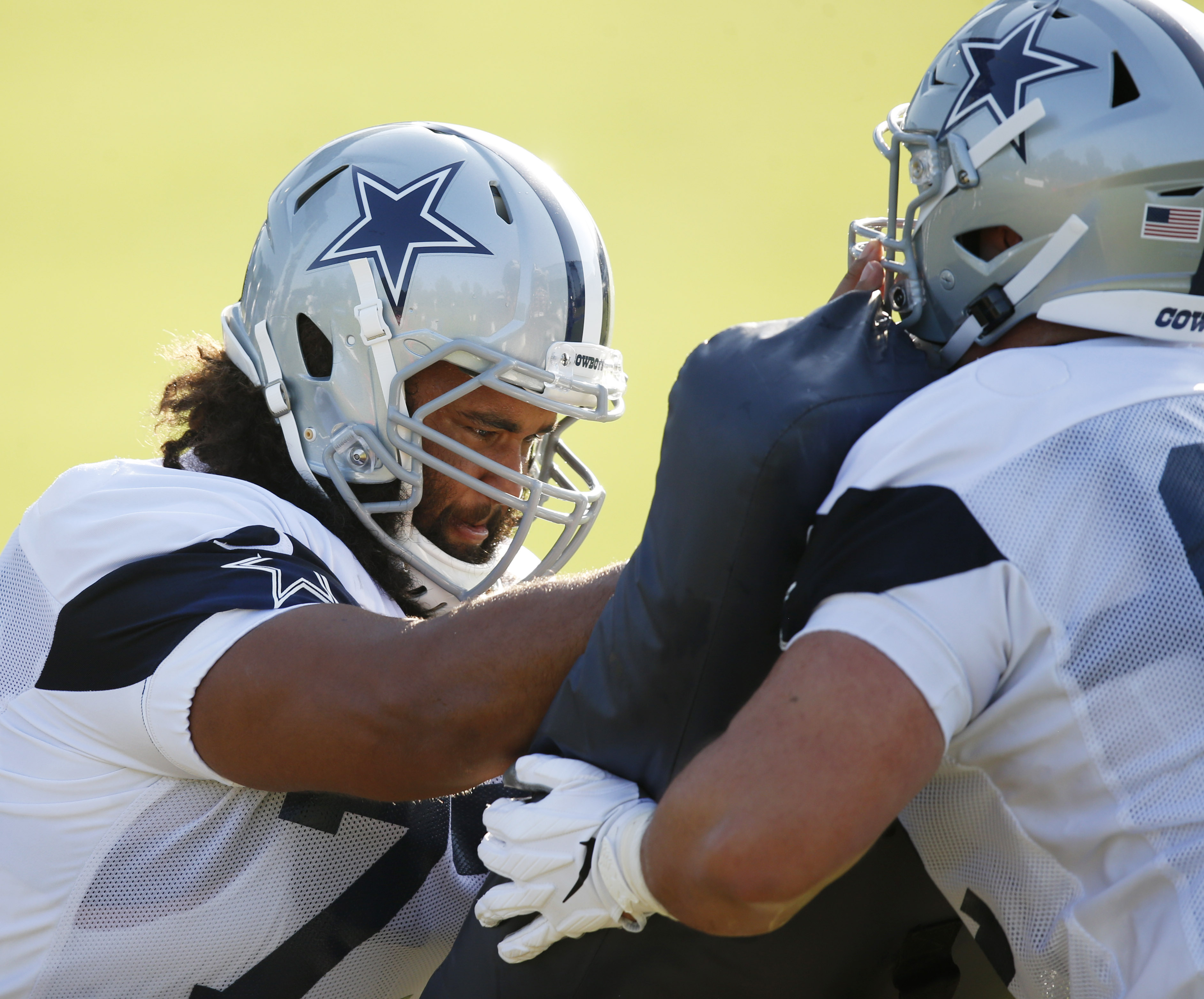 Cowboys' DeMarcus Lawrence Could Skip Training Camp Due To Coronavirus  Concerns