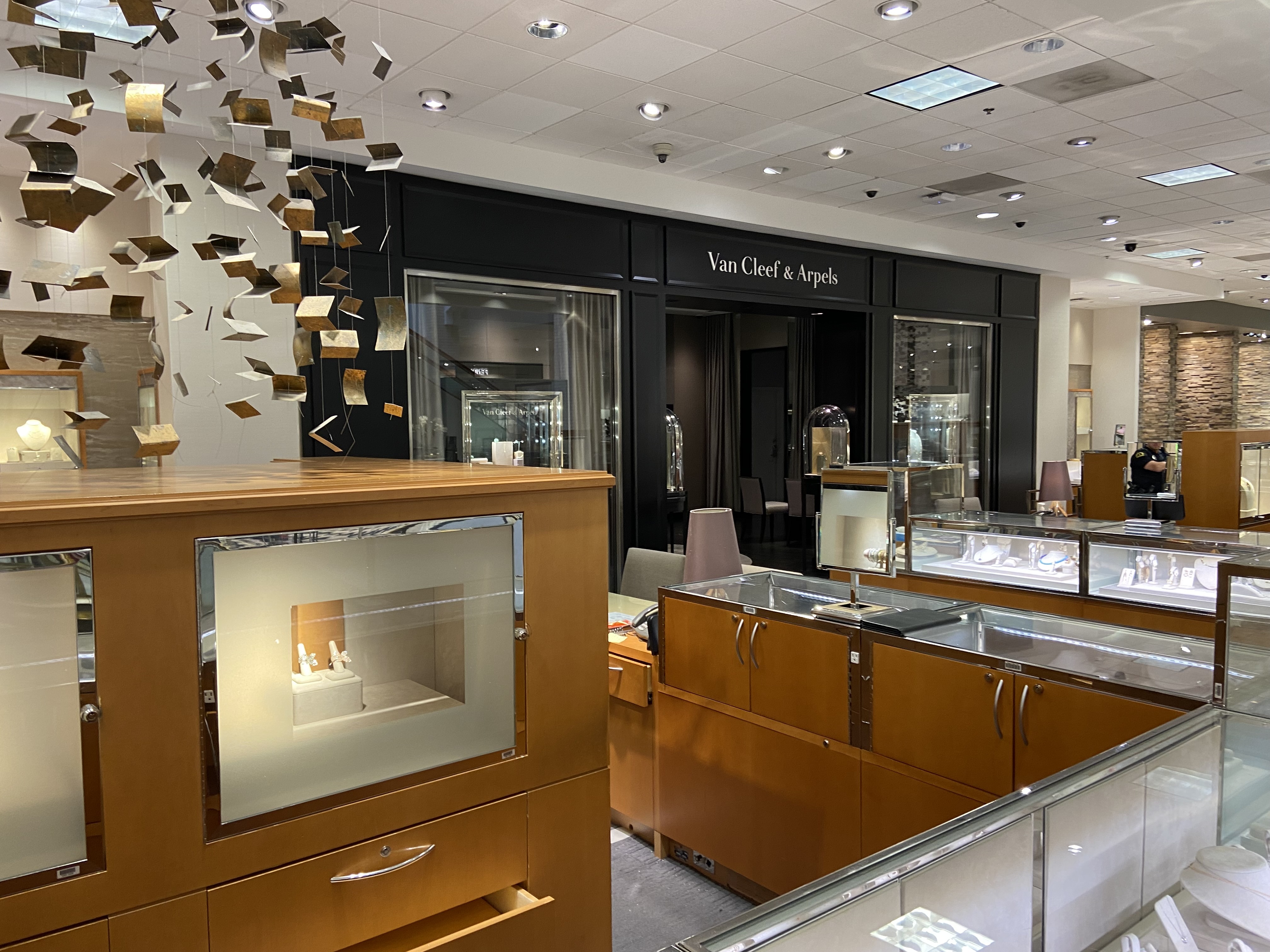 Luxury jeweler leaving Neiman Marcus in-store shop for Highland