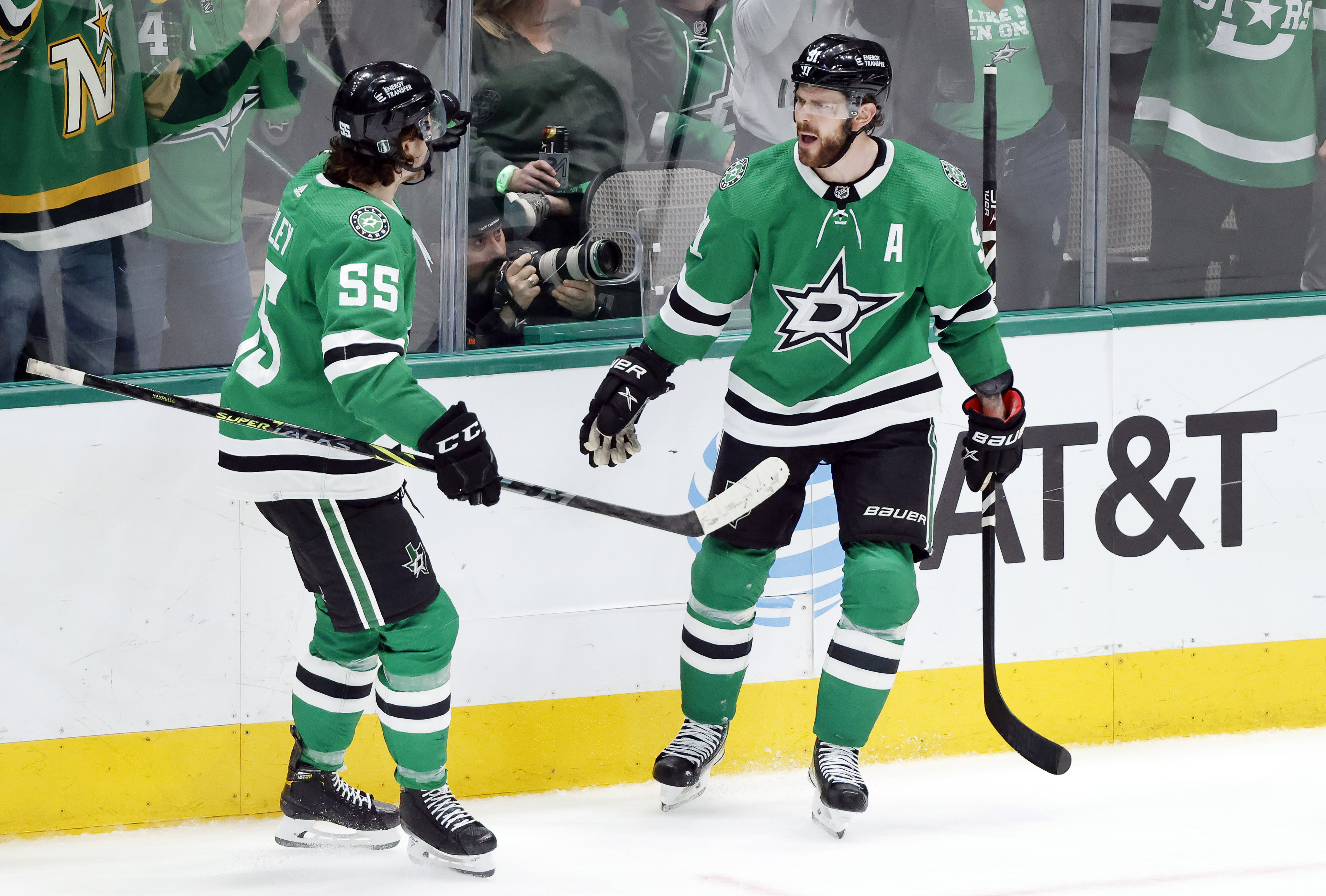 Tyler Seguin gives puck to fan, scores three vs. Bruins - Sports