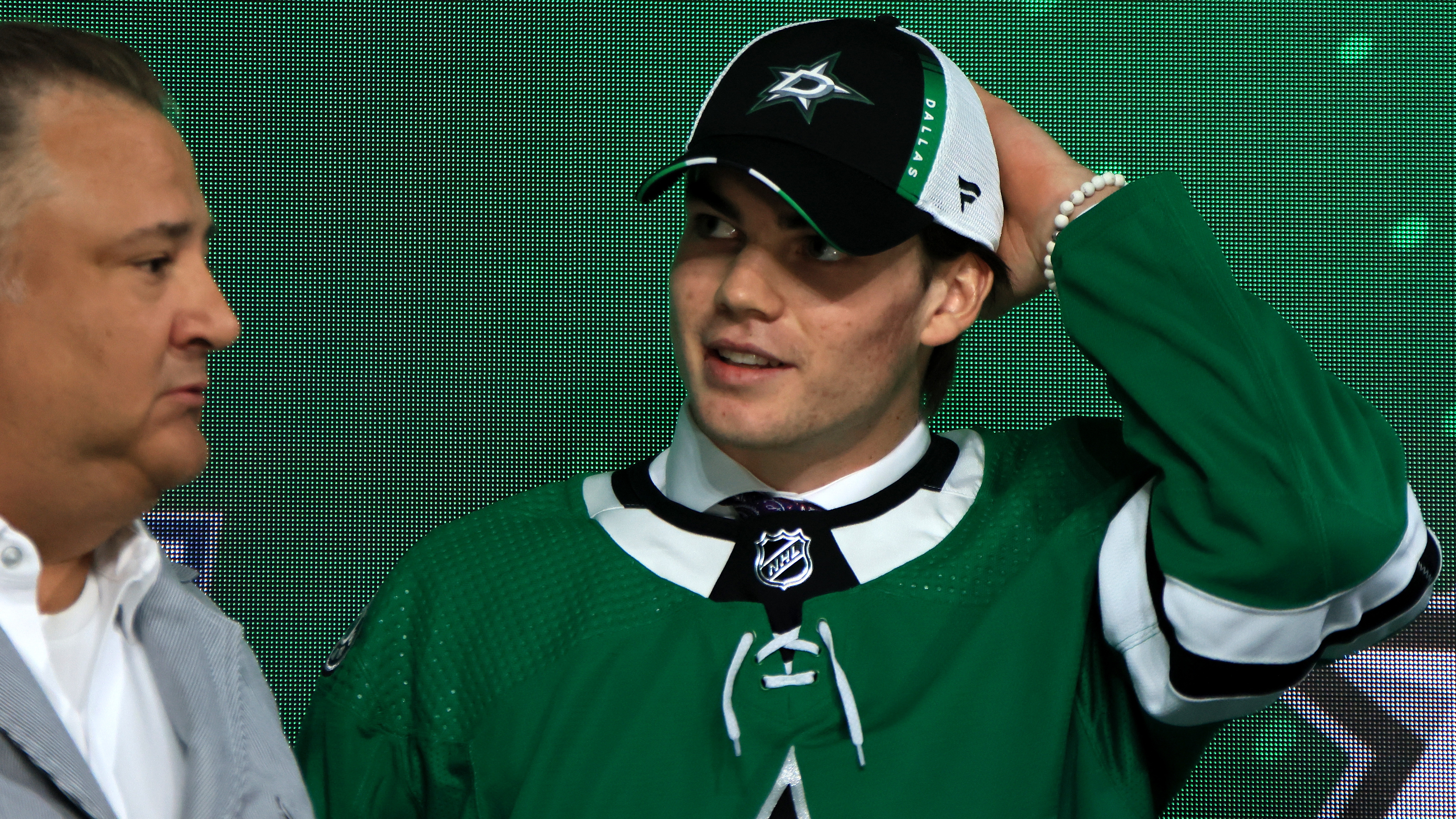 Dallas Stars sign 2022 first-round draft pick Lian Bichsel to entry-level  contract