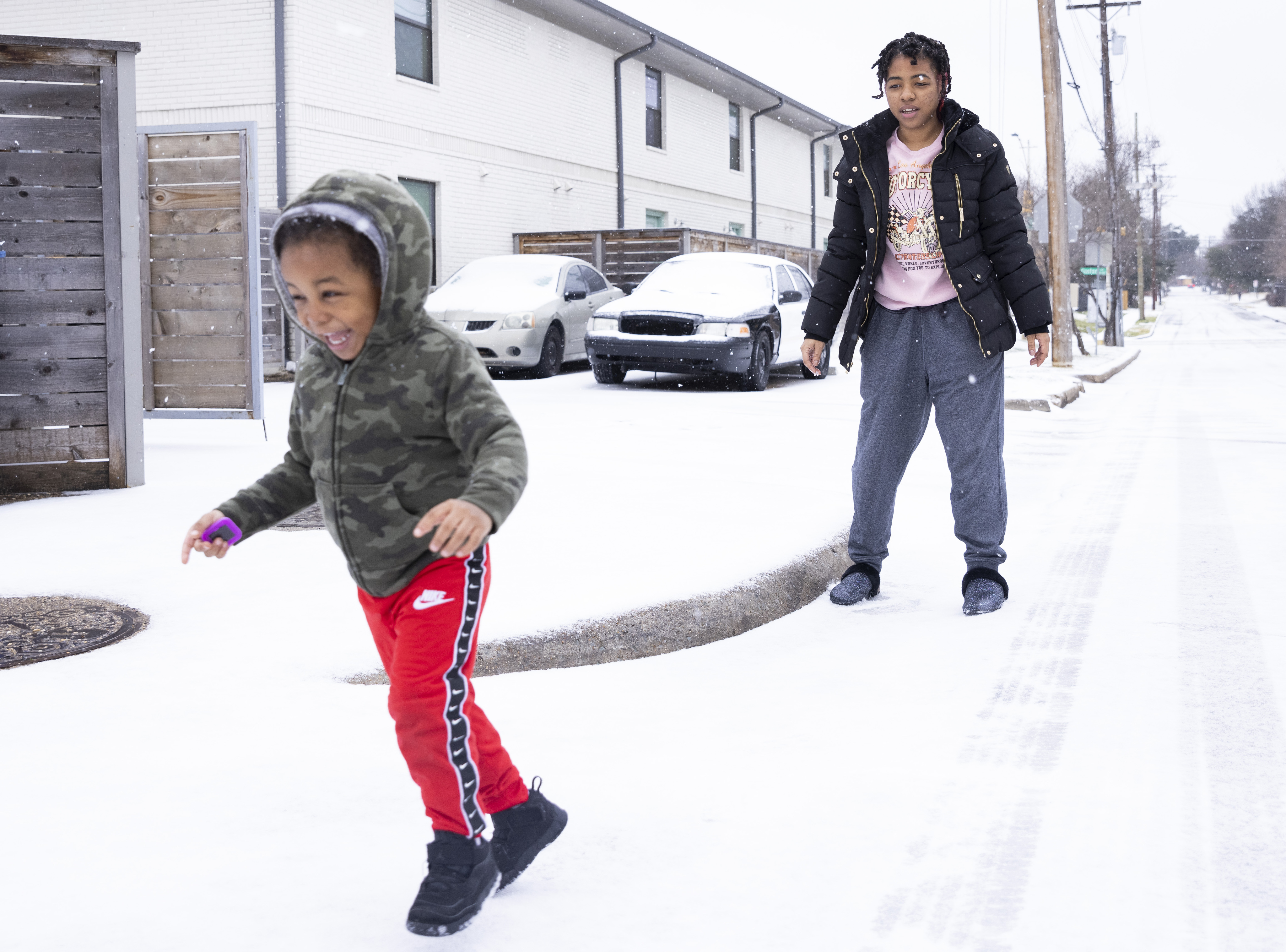 Anxiety in North Texas melts away into snowy flakes of joy