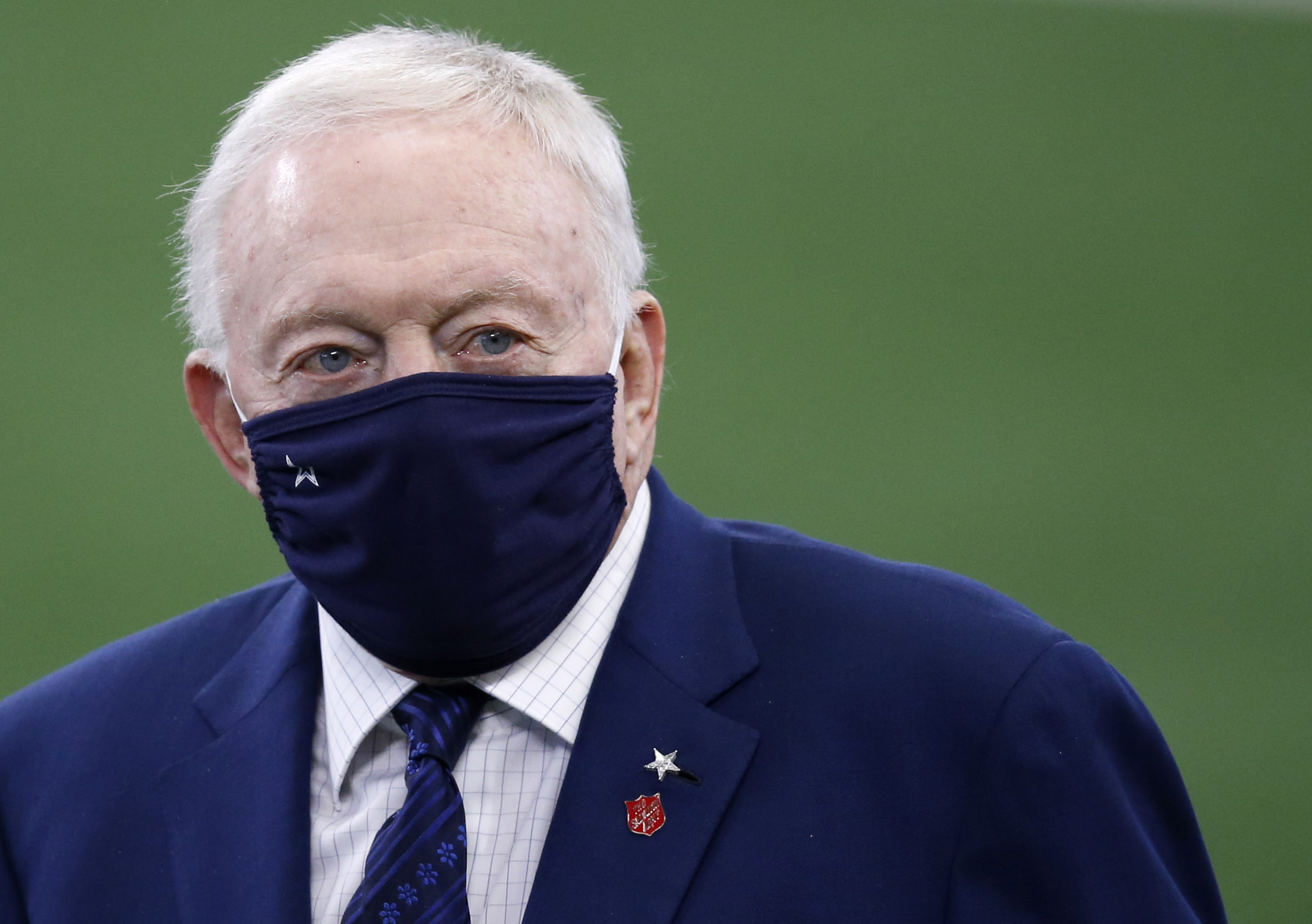 Dallas Cowboys: Jerry Jones spoke with Dontari Poe before DT kneeled