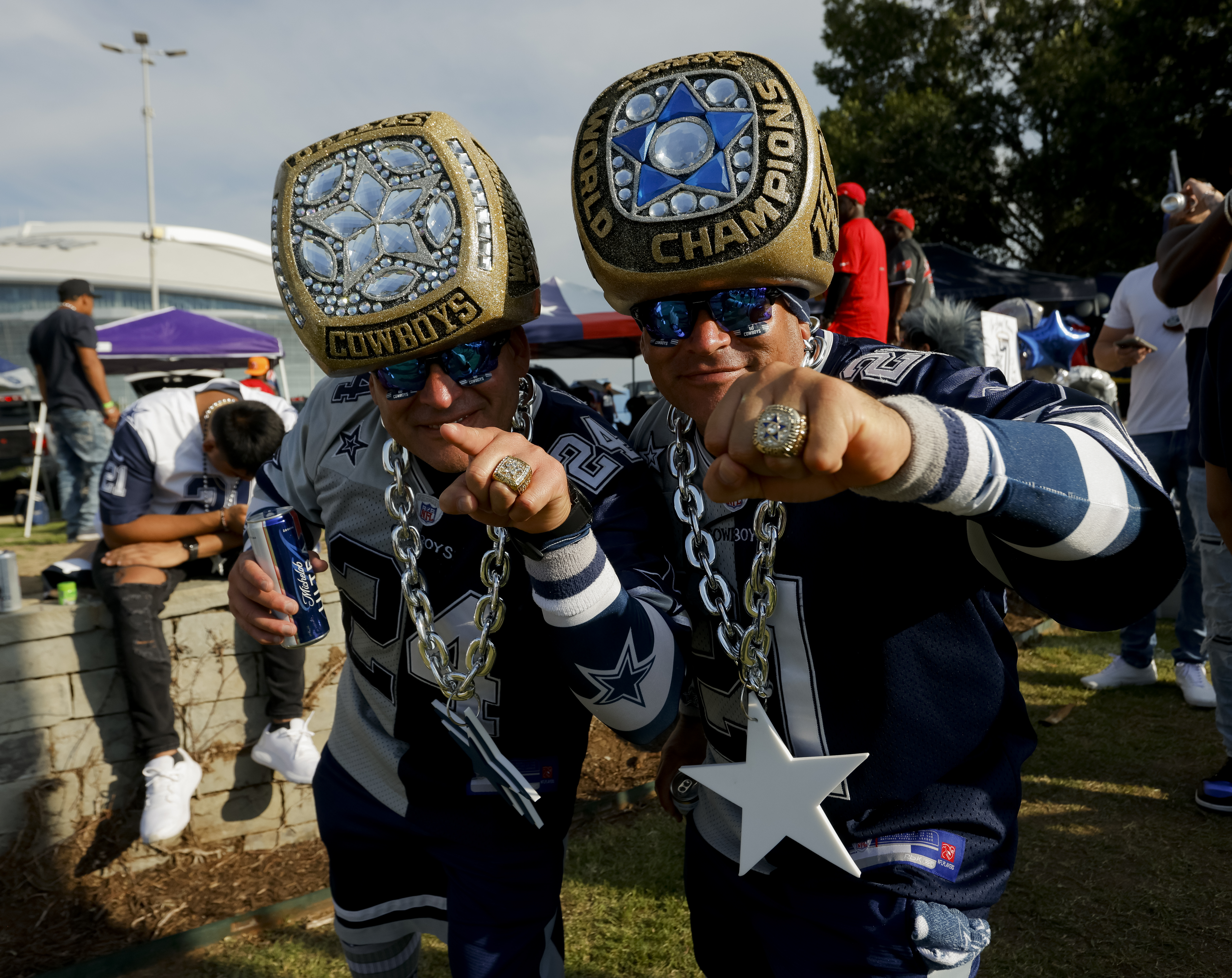 Dallas Cowboys fans get ready for Tom Brady and the Bucs