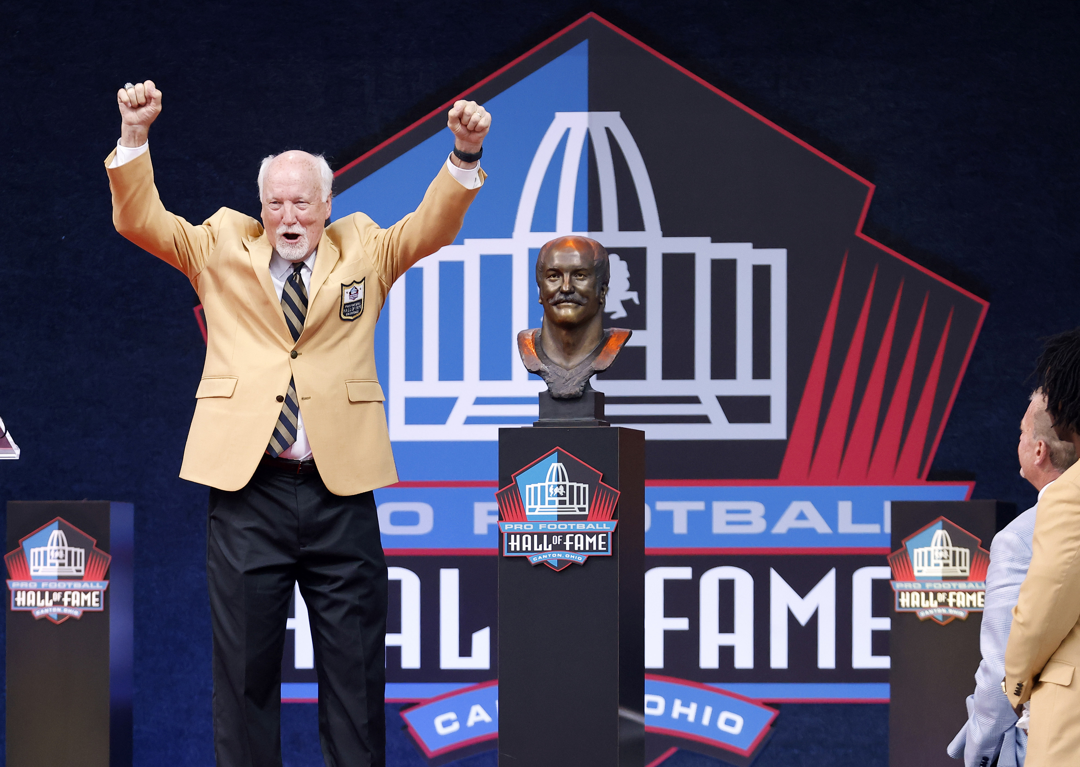 Pro Football Hall of Fame on X: Now on display: The Centennial Class of  2020 Bronzed Busts #PFHOF20  / X