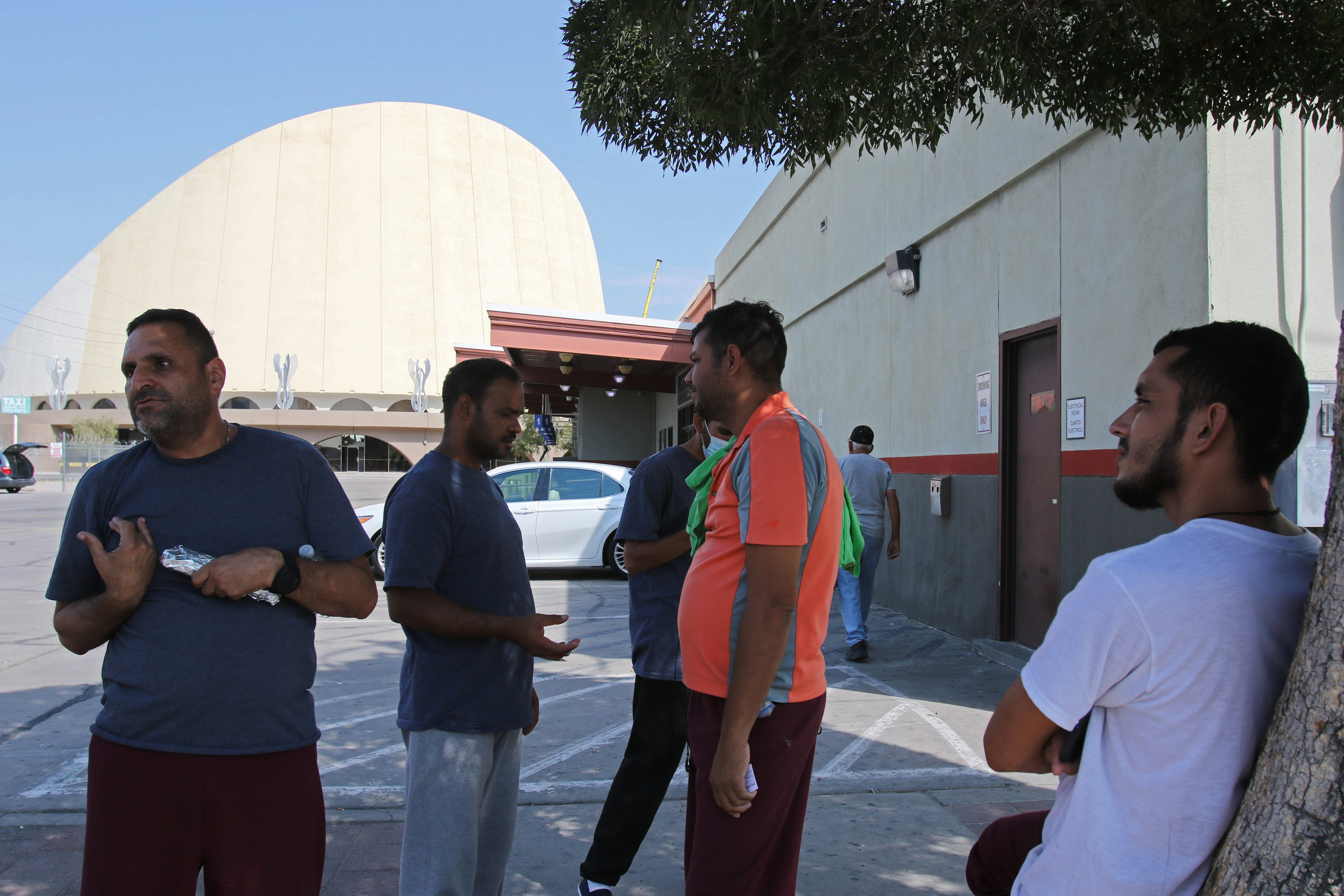 Overcrowded processing center has Border Patrol releasing more migrants on El  Paso streets