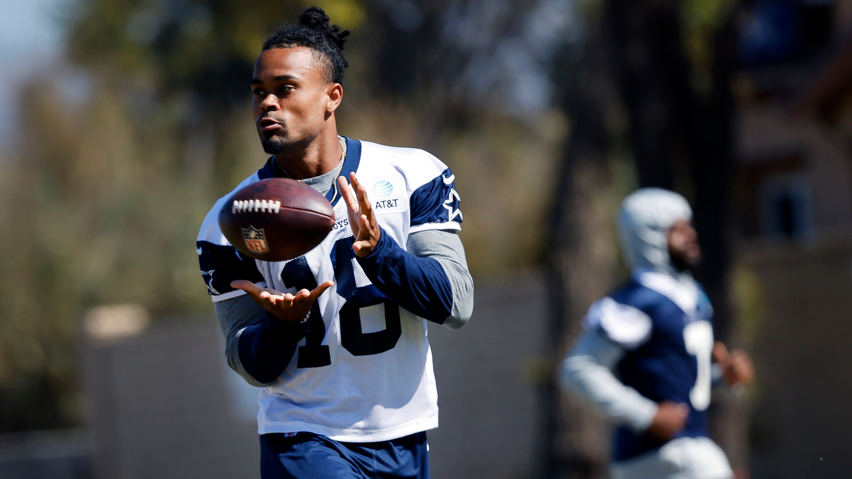 Cowboys rookie WR Jalen Tolbert, LB Jabril Cox to make season