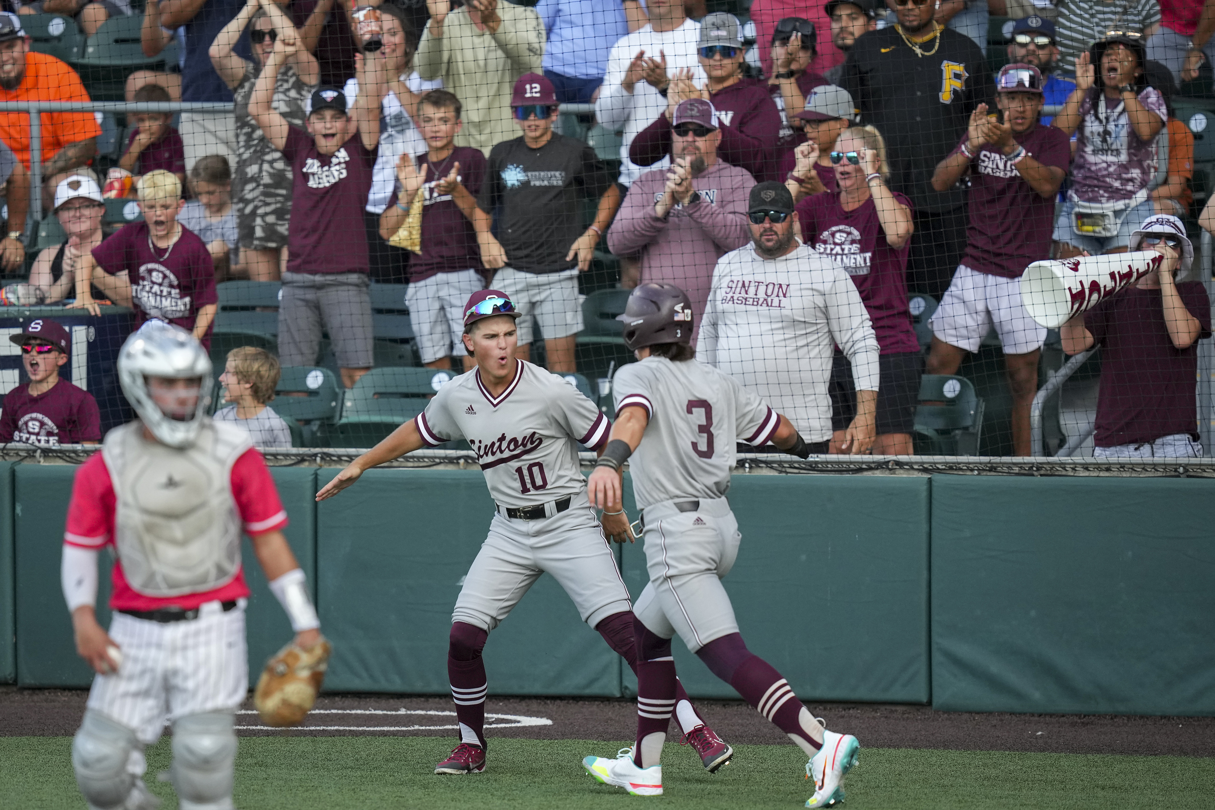 Sinton falls in state semifinals, Sports