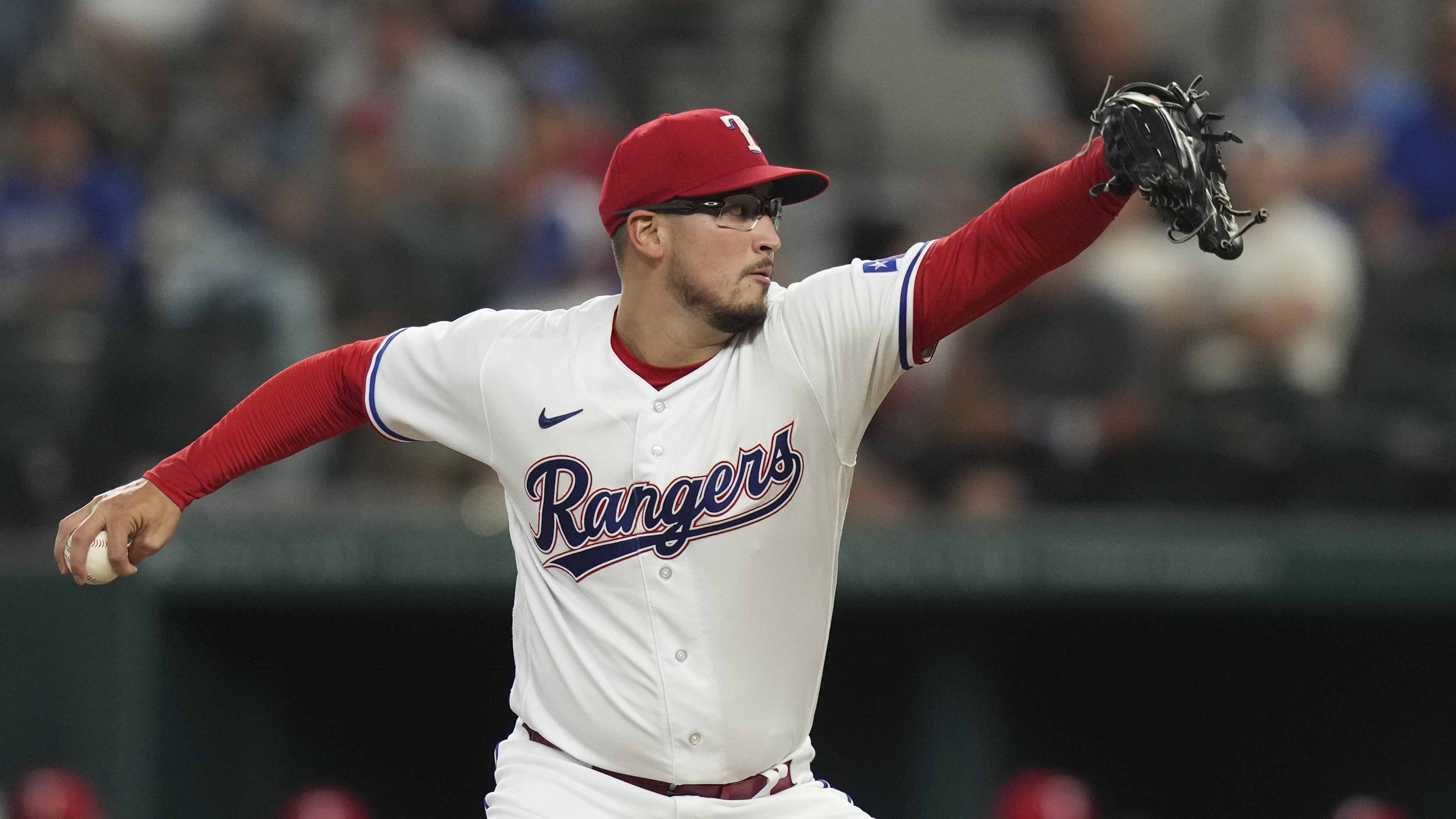 Dane Dunning, Rangers hold off Braves